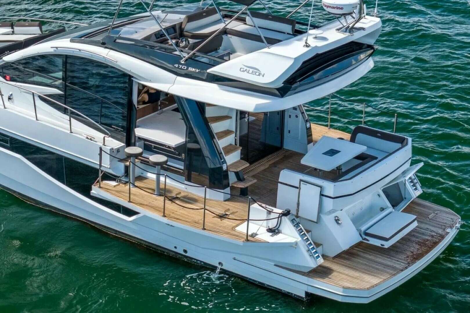 2022 48' Galeon photo