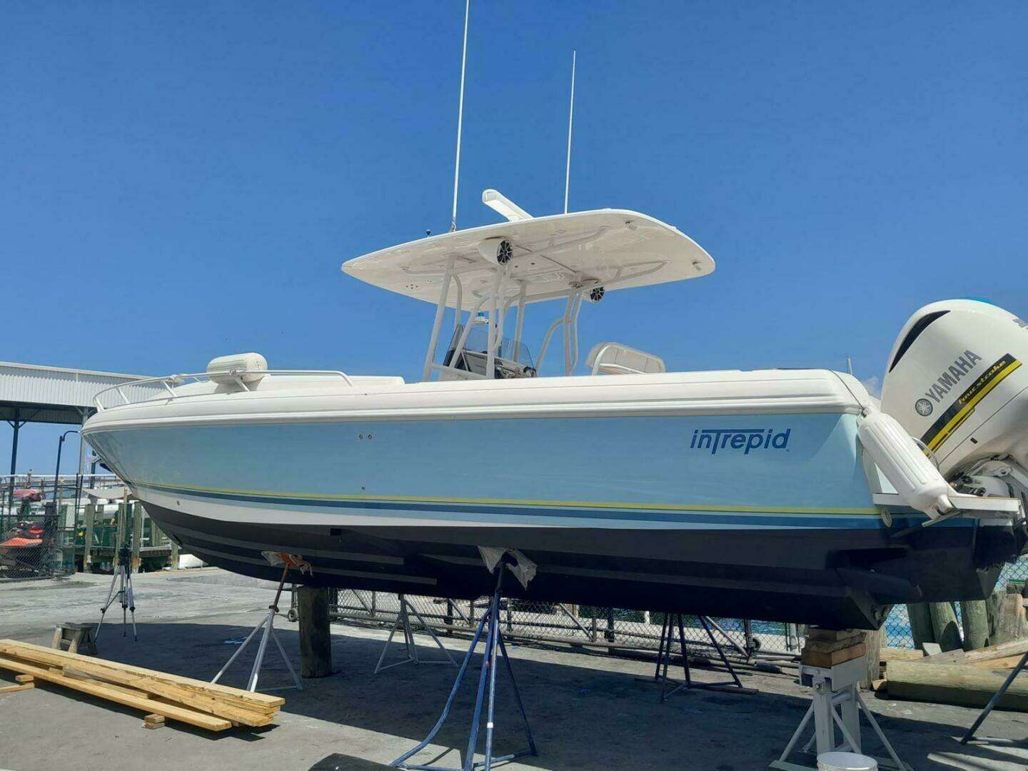 2008 37' Intrepid photo