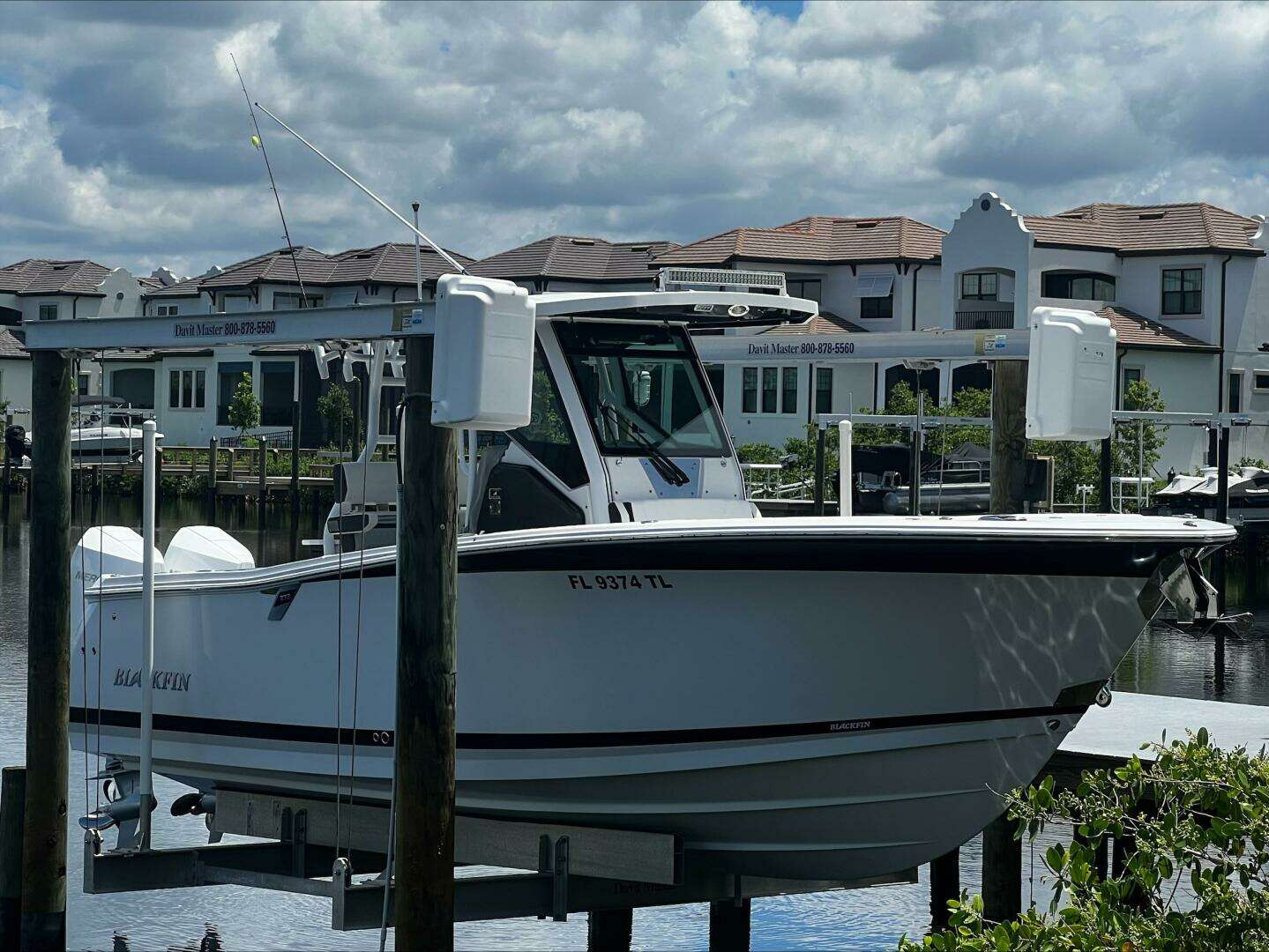 2023 27' Blackfin photo