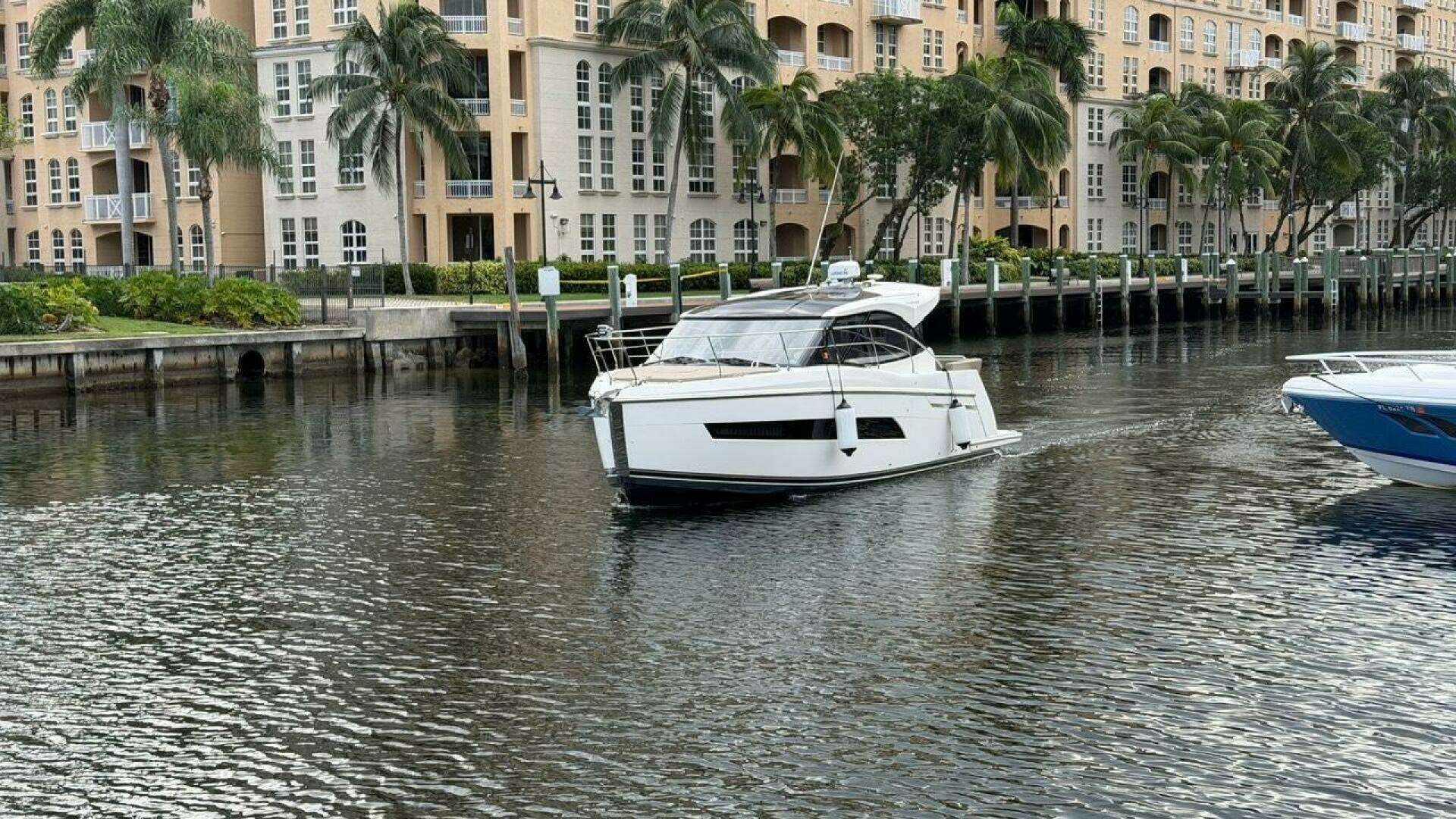 2019 34' Carver photo