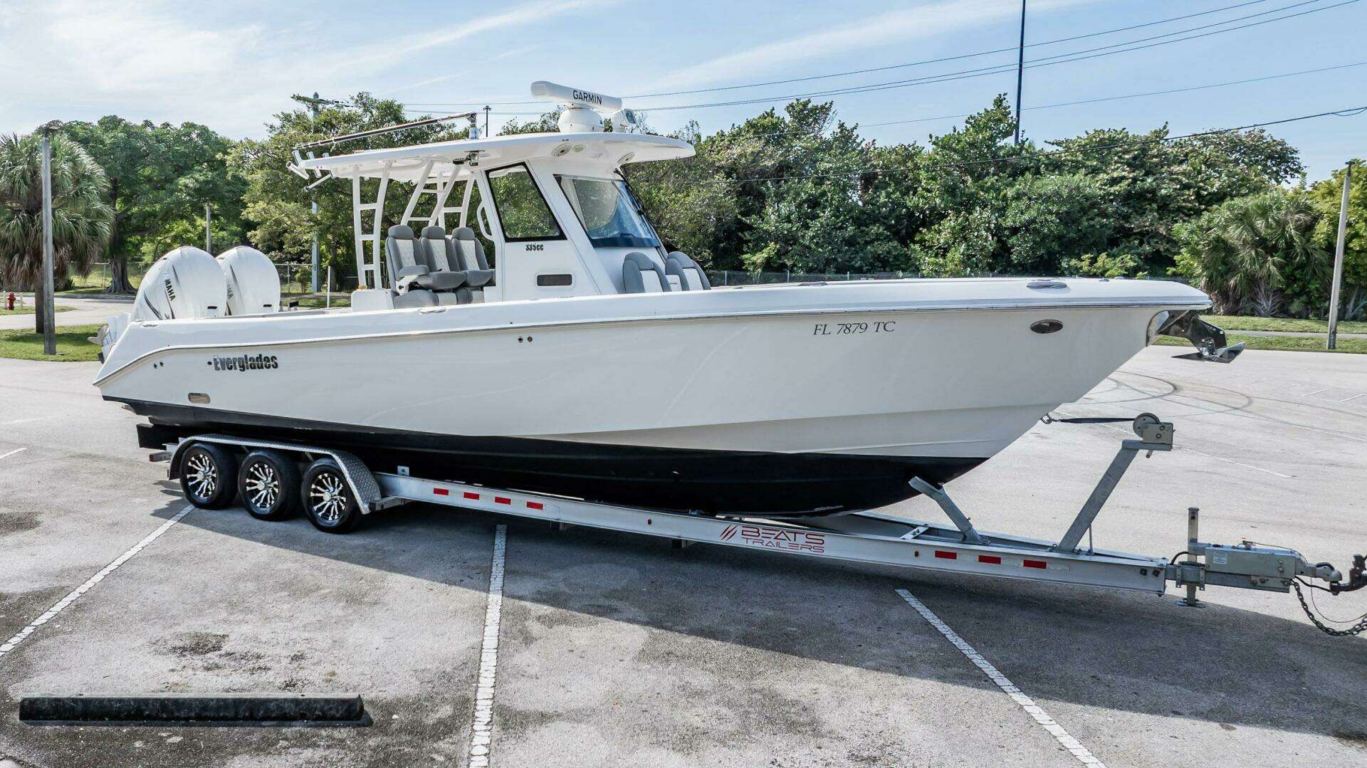 2021 33' Everglades photo