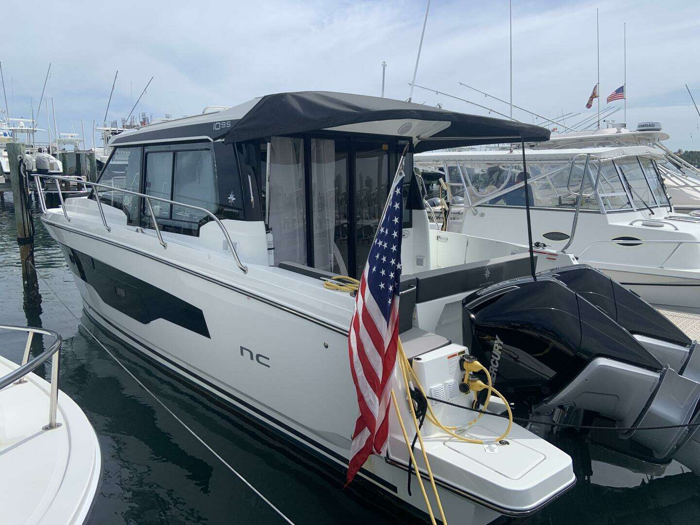 2025 34' Jeanneau photo