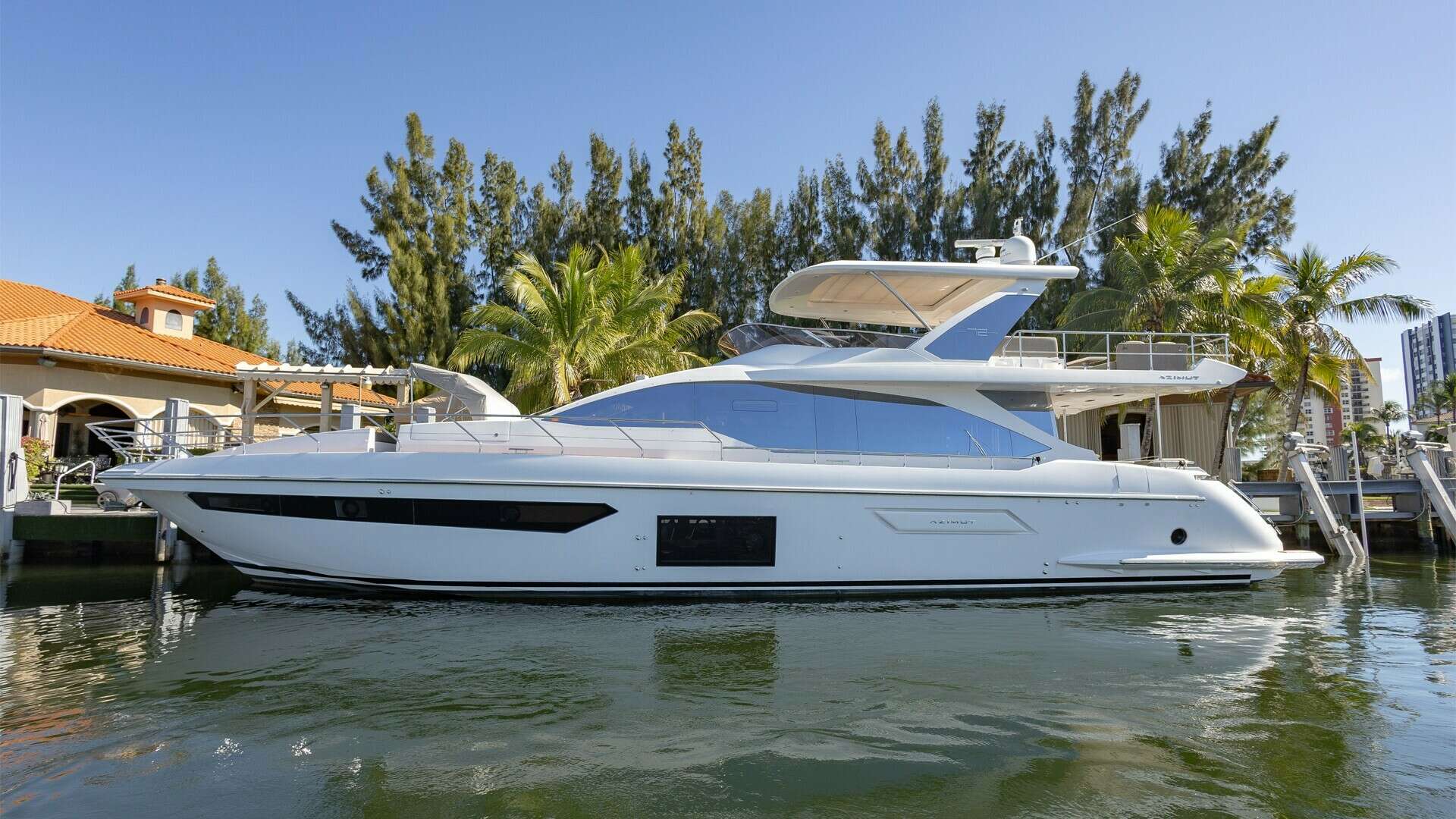2021 72' Azimut photo