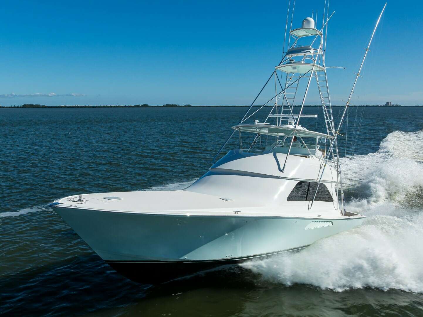 2007 64' Viking photo