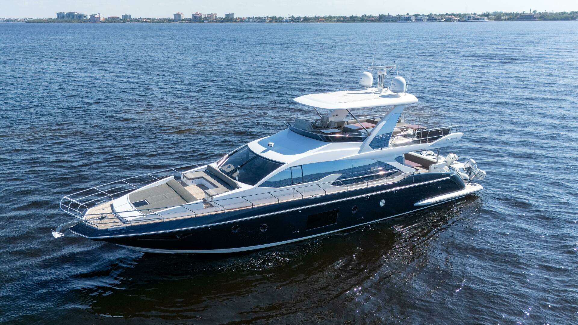 2017 66' Azimut photo