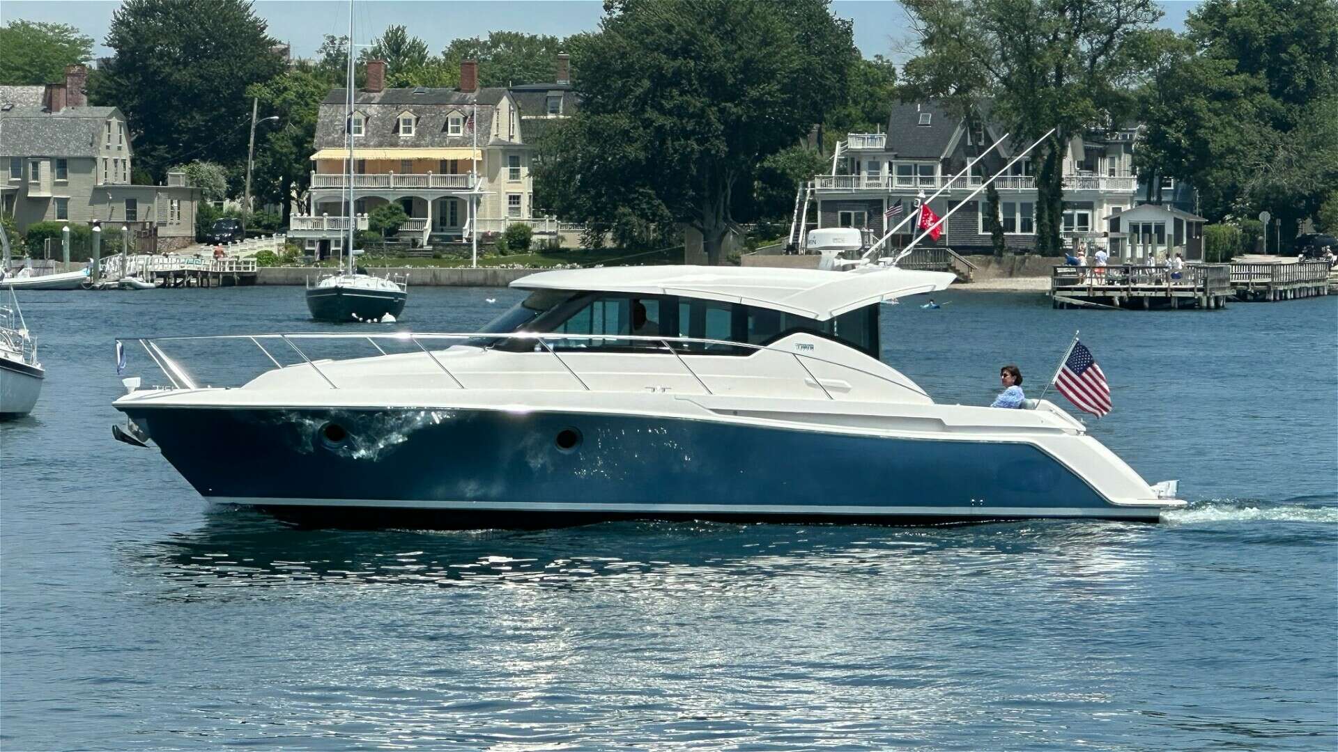 2017 39' Tiara Yachts photo