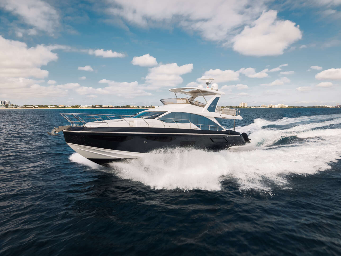 2022 60' Azimut photo
