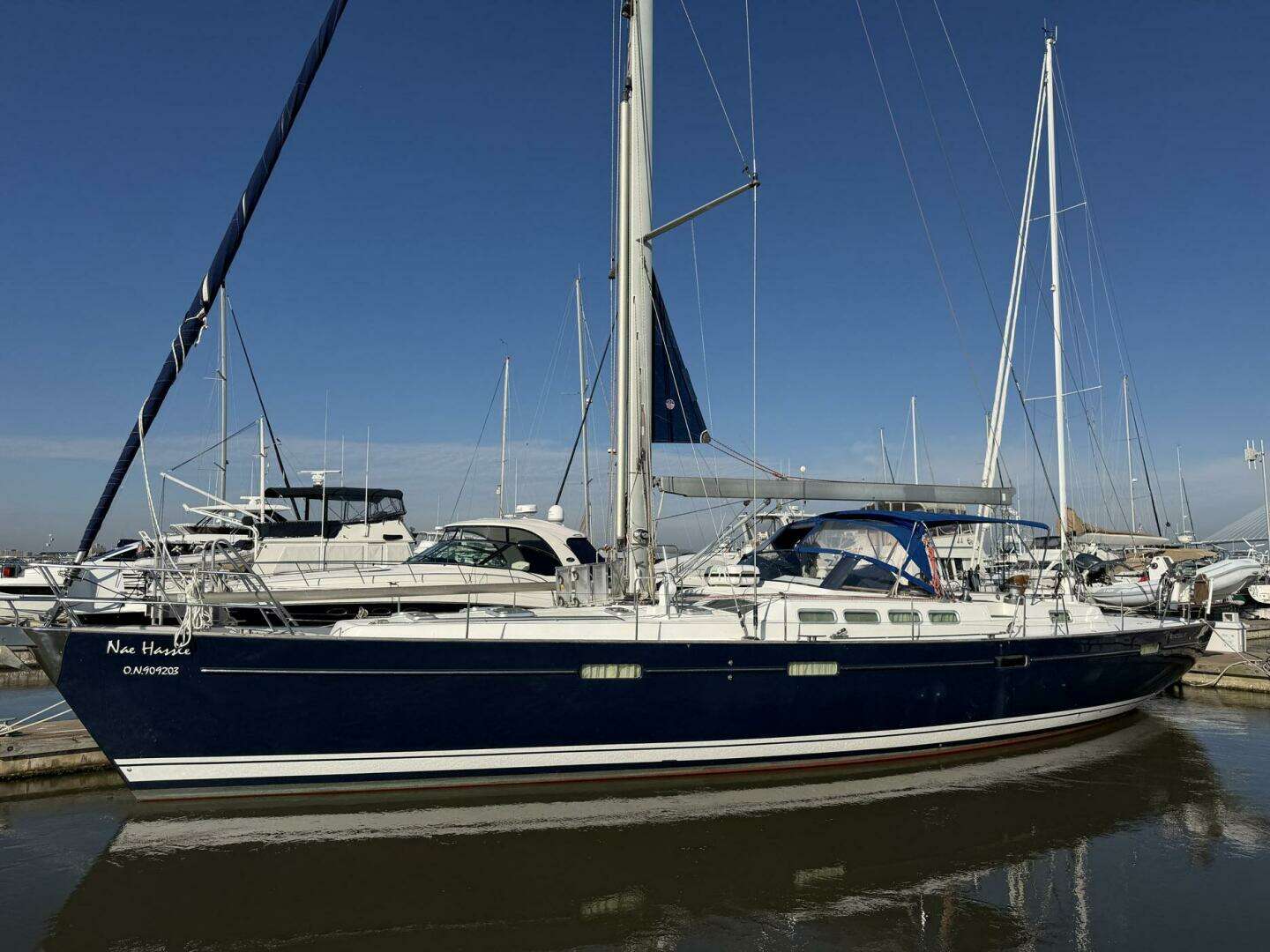 2004 57' Beneteau photo