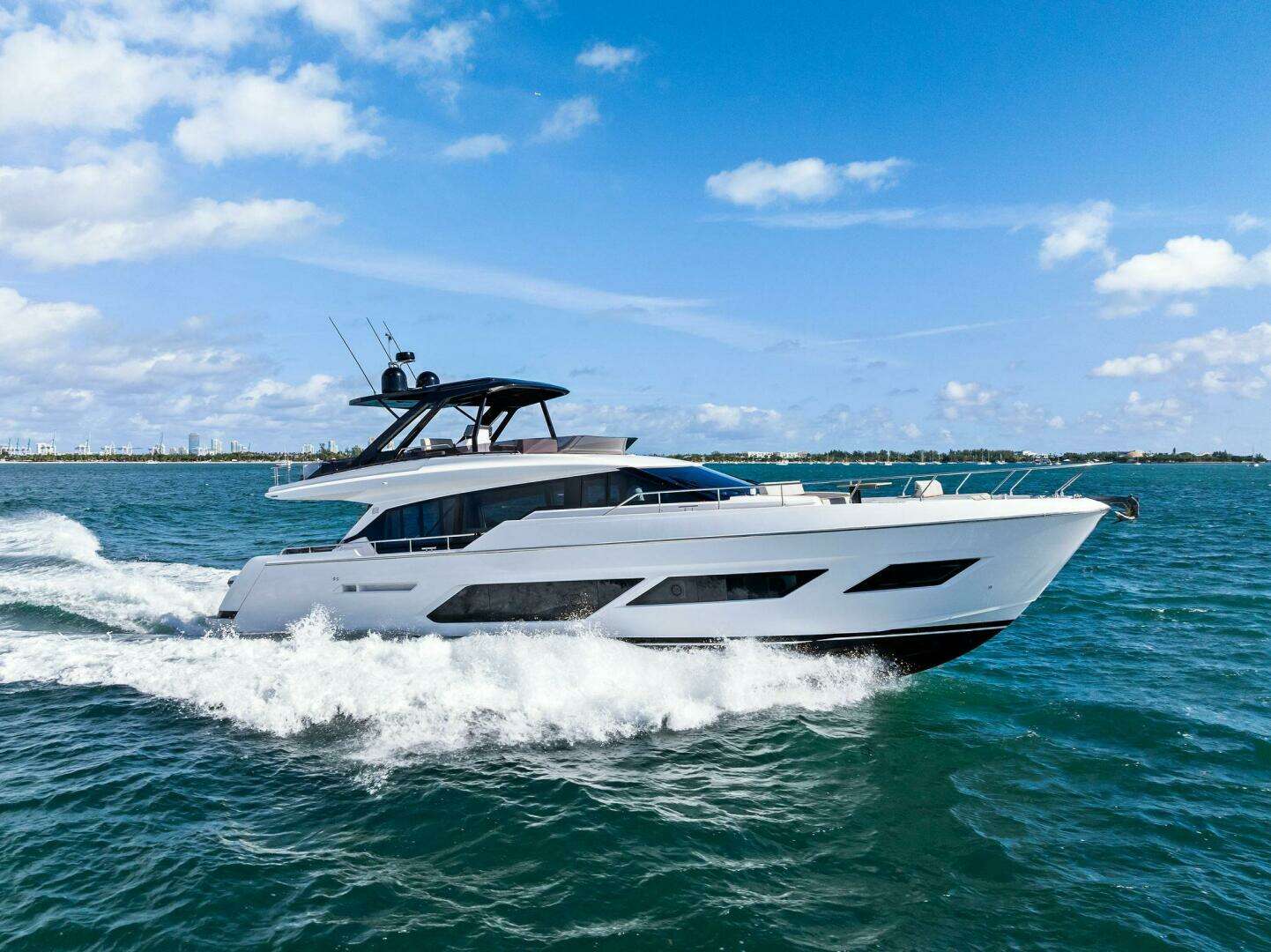 2024 72' Ferretti Yachts photo