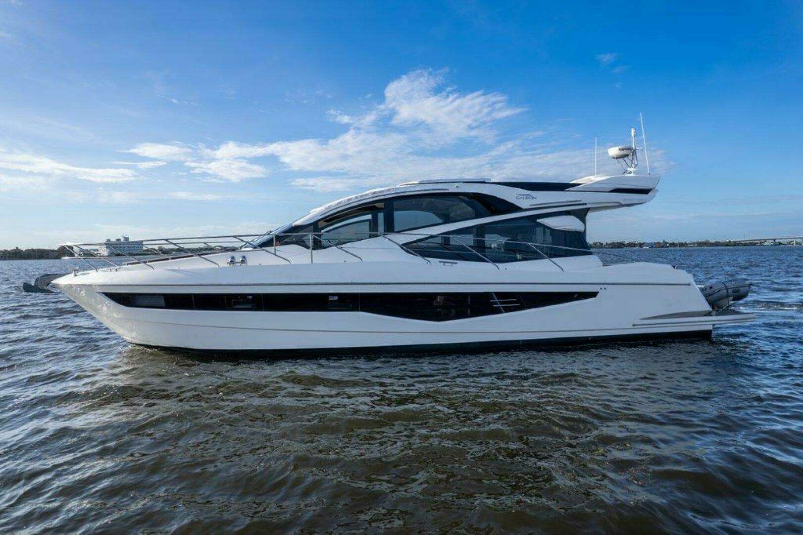 2017 58' Galeon photo
