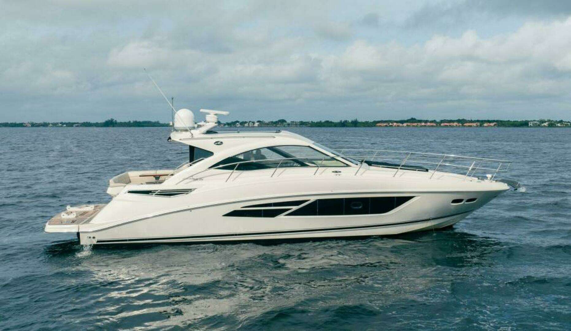 2015 51' Sea Ray photo