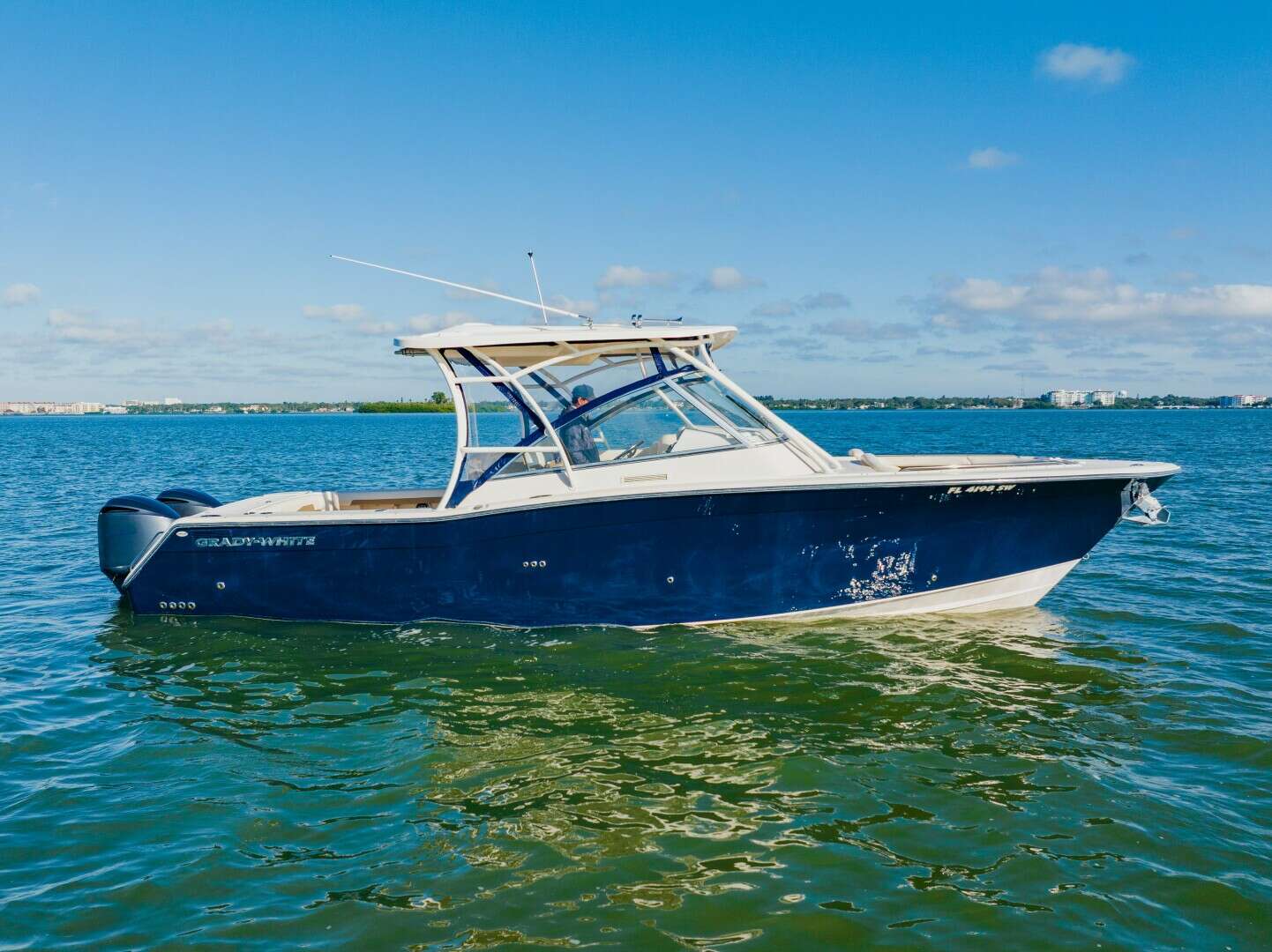 2013 33' Grady-White photo