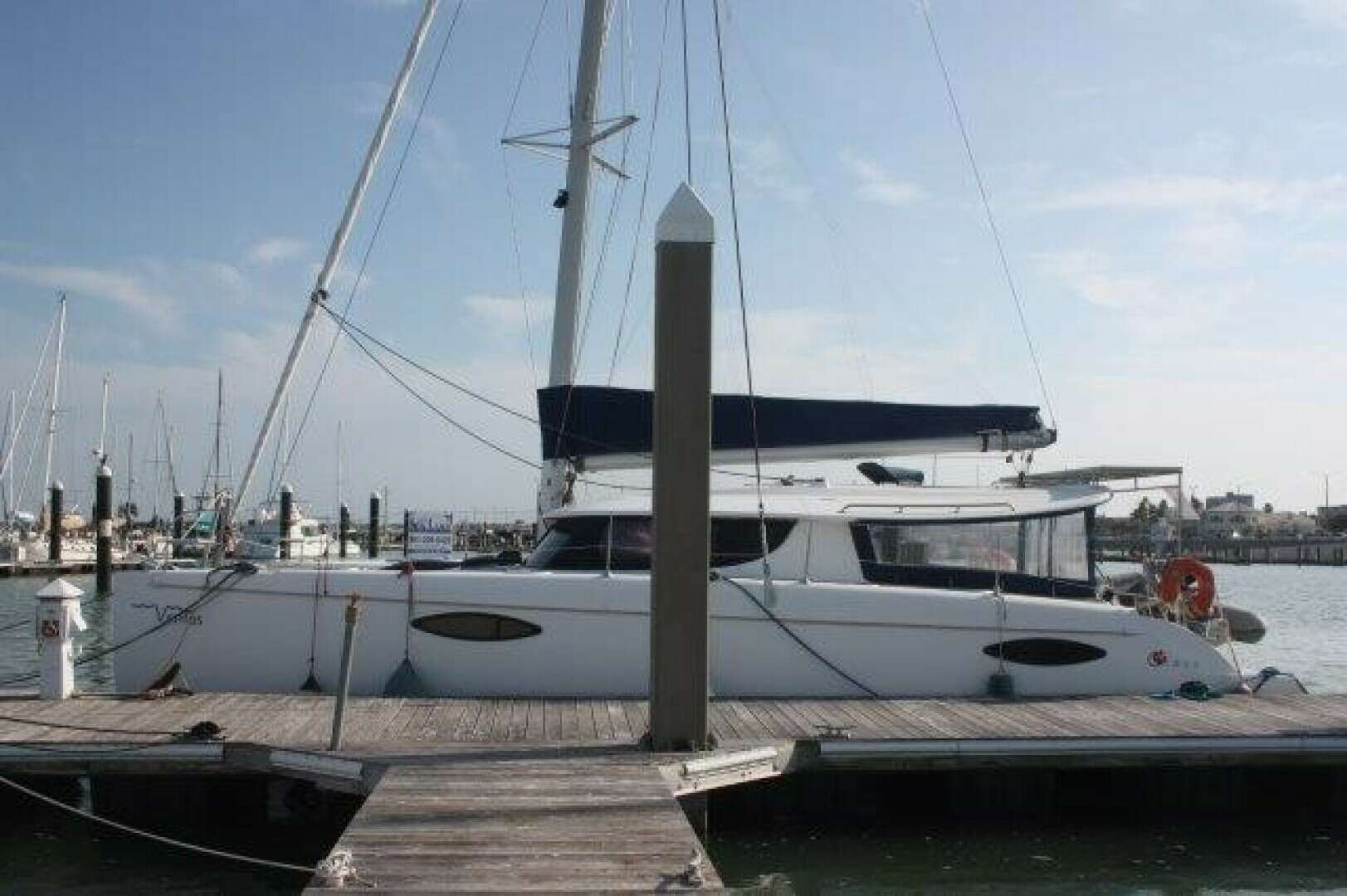 2008 43' Fountaine Pajot photo