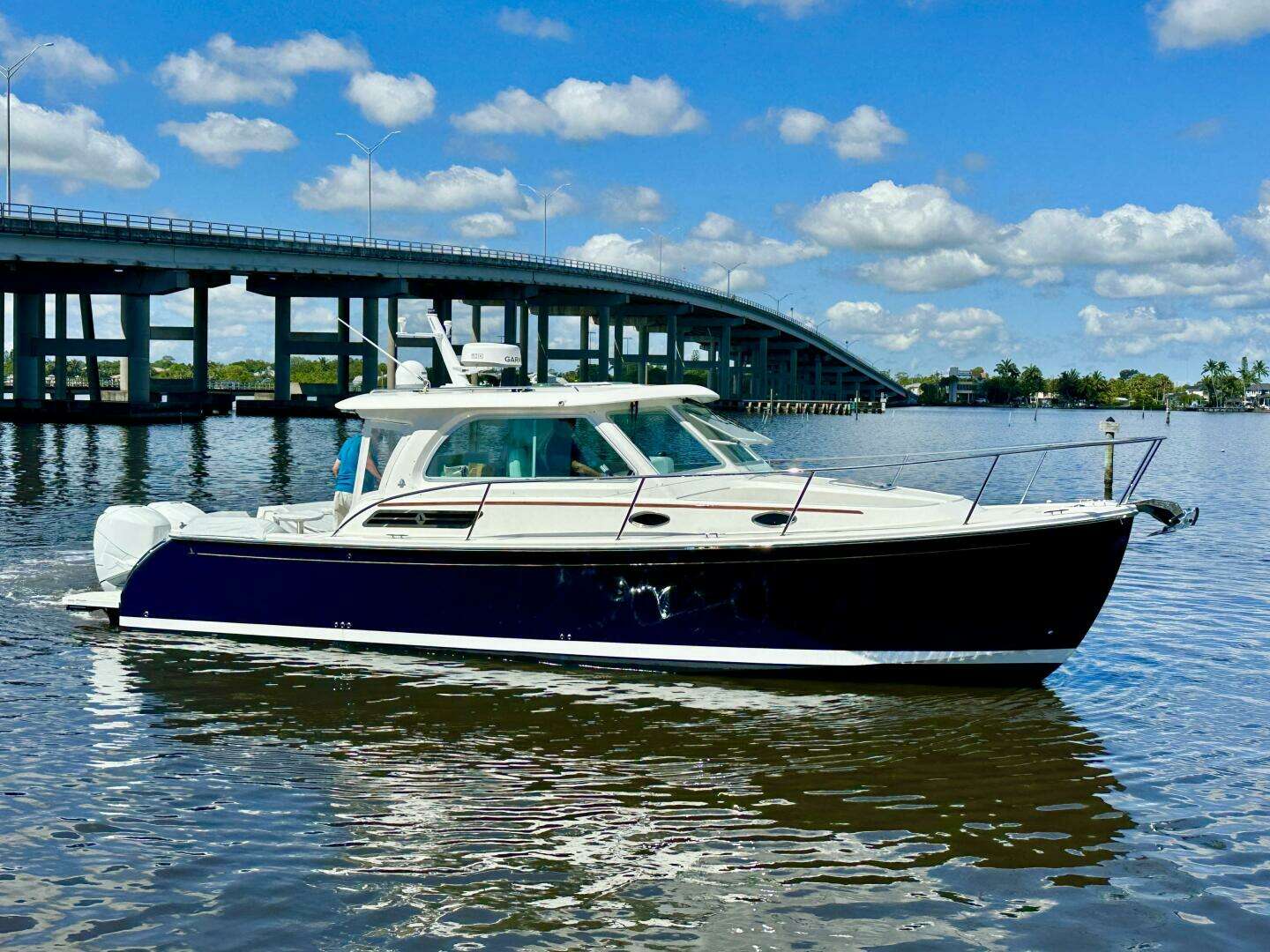 2022 39' Back Cove photo