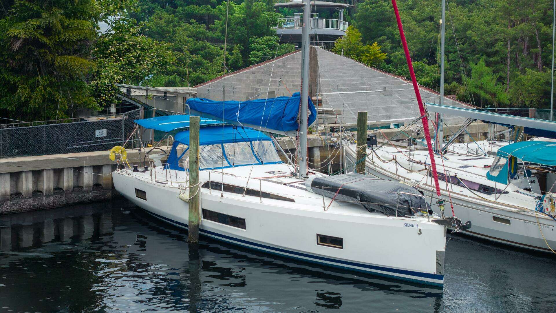 2020 47' Beneteau photo
