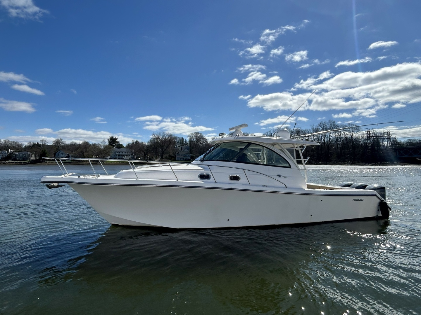 2018 38' Pursuit photo
