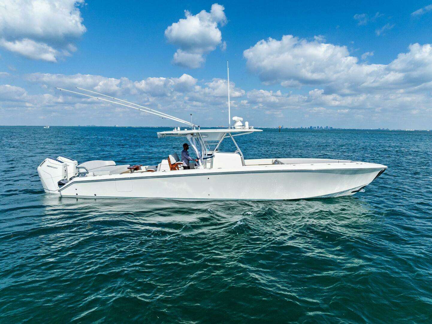 2015 41' Bahama photo