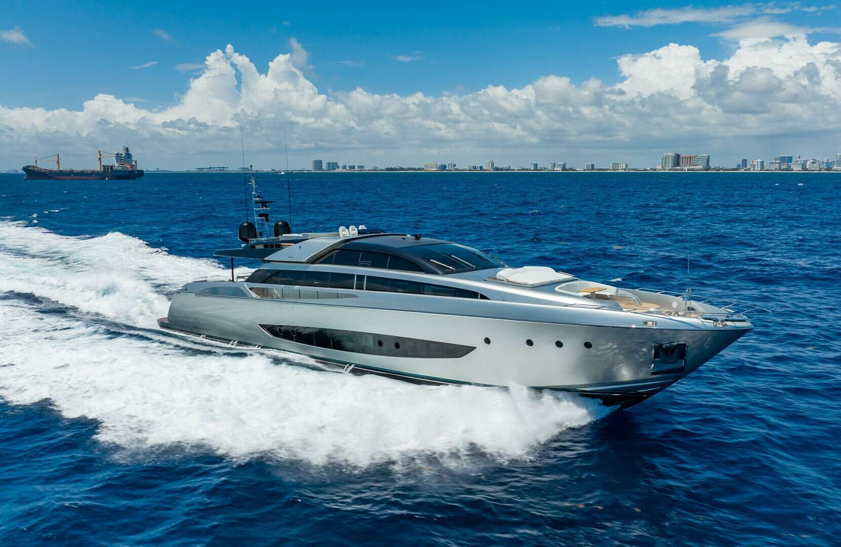 2014 122' Riva photo