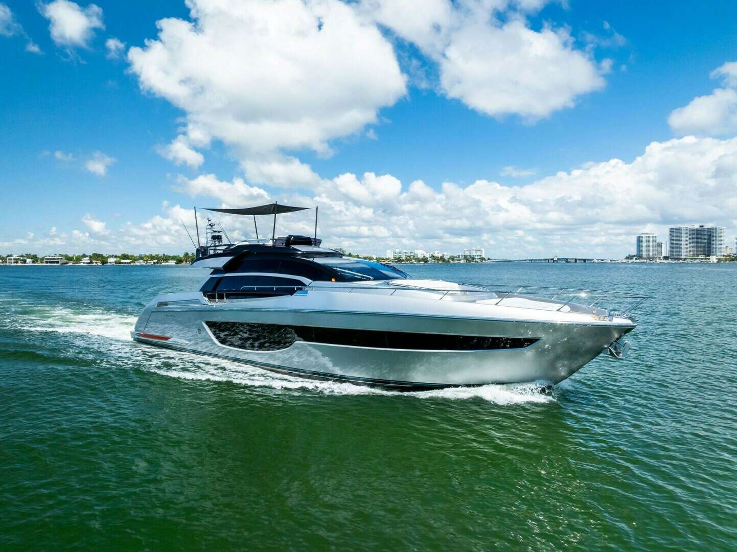 2023 76' Riva photo
