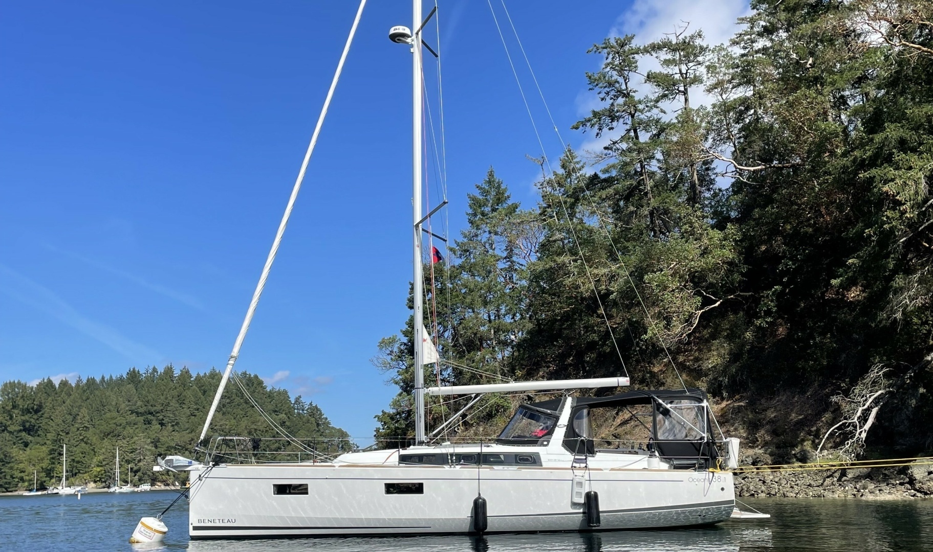 2022 38' Beneteau photo