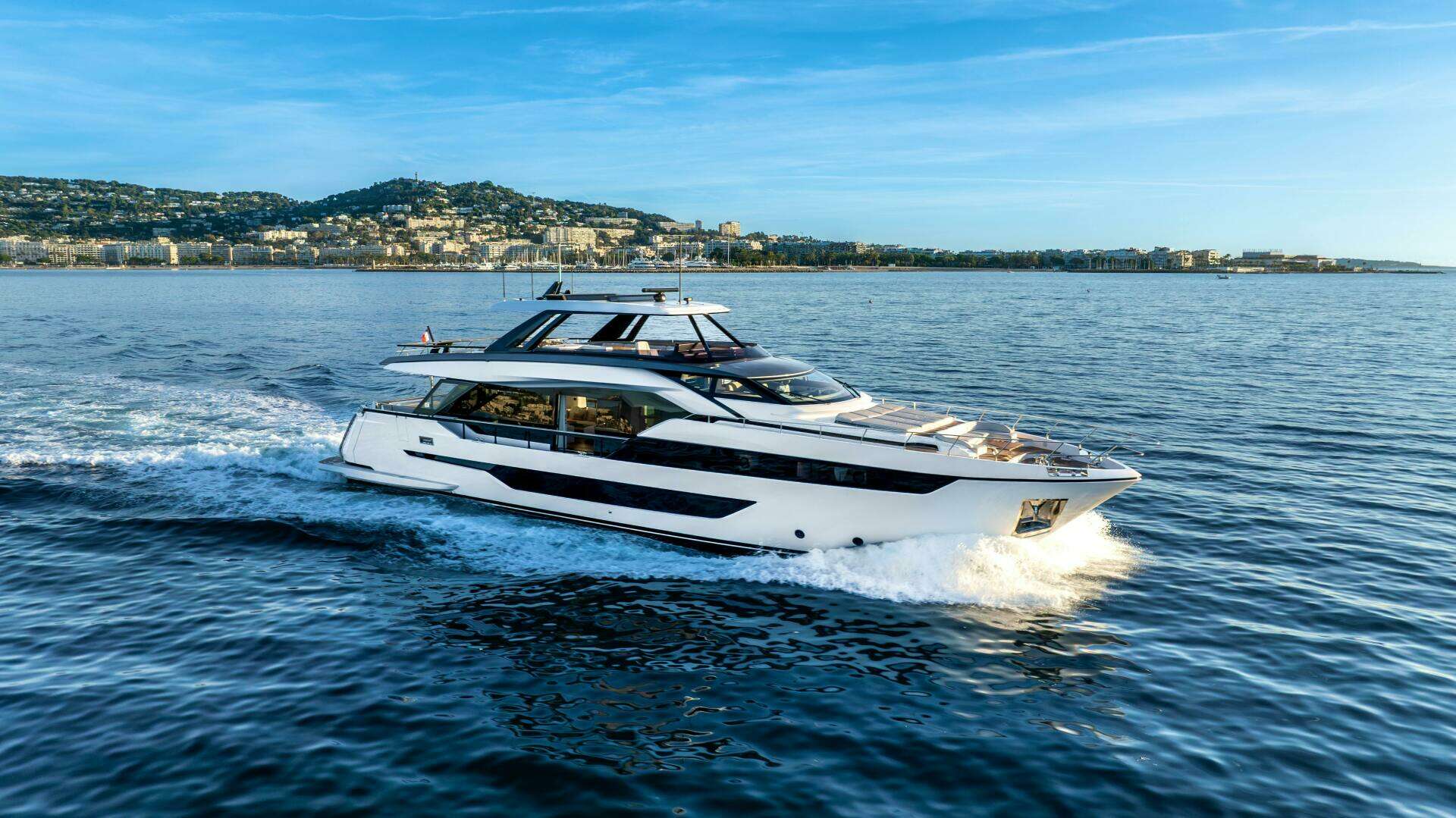 2025 95' Ferretti Yachts photo