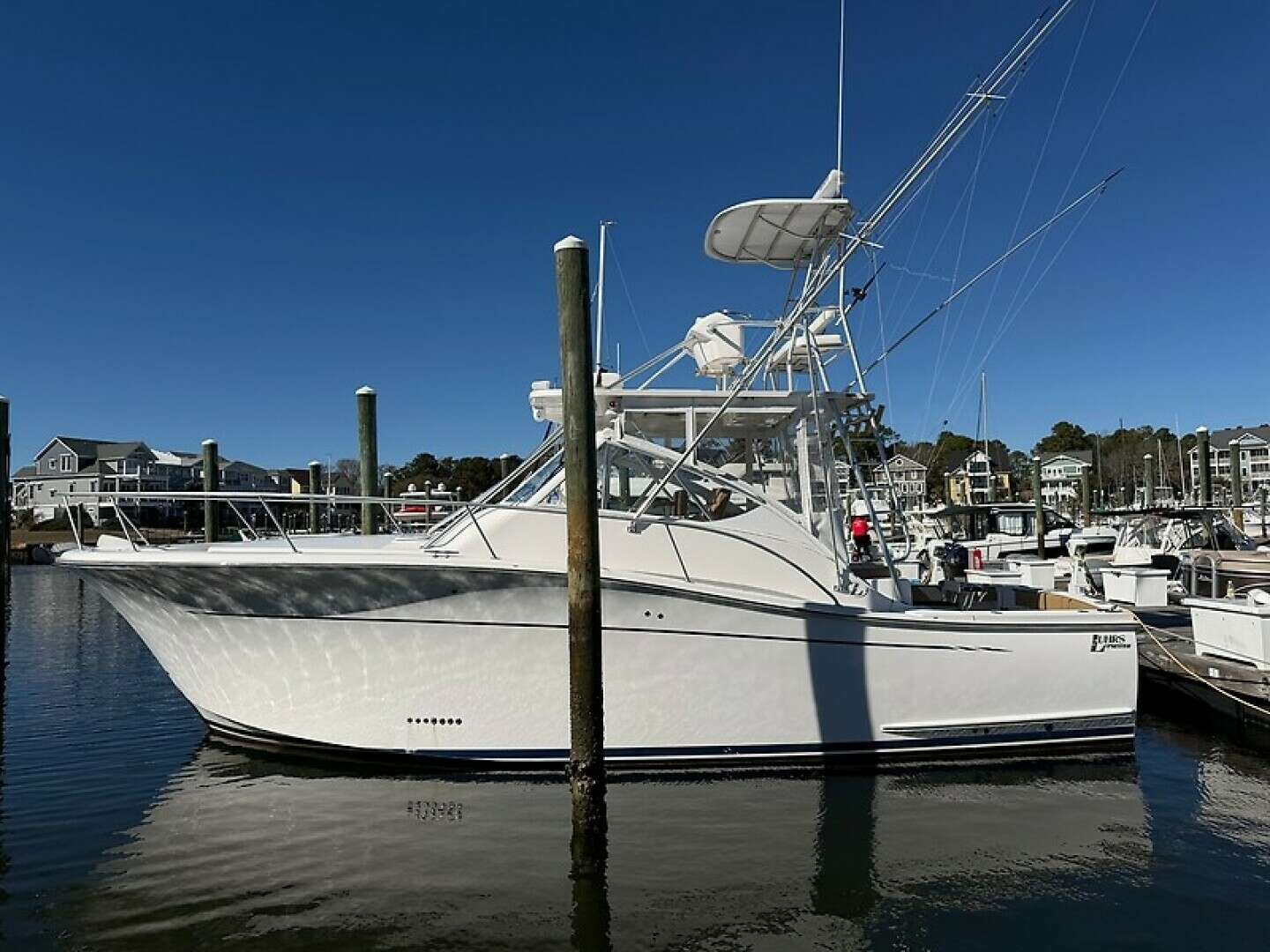 2011 37' Luhrs photo