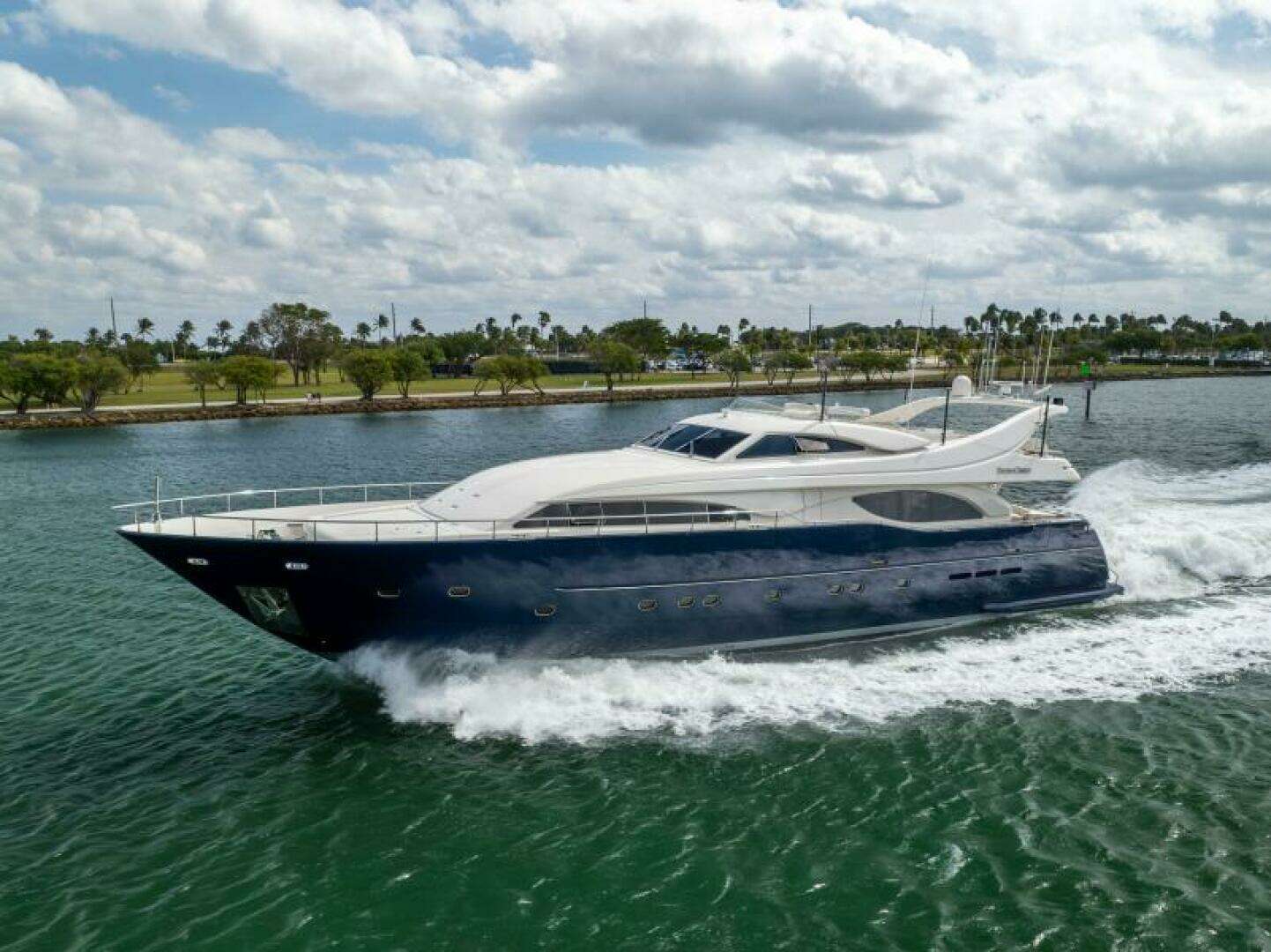 2001 94' Ferretti Yachts photo