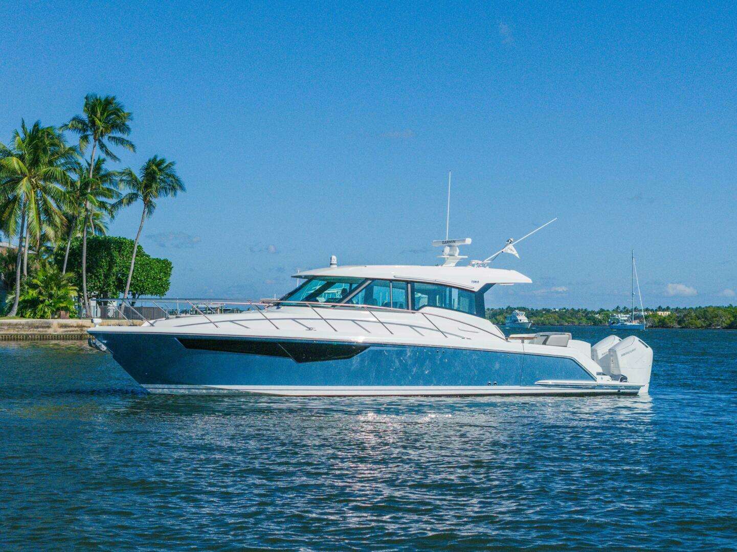 2025 43' Tiara Yachts photo