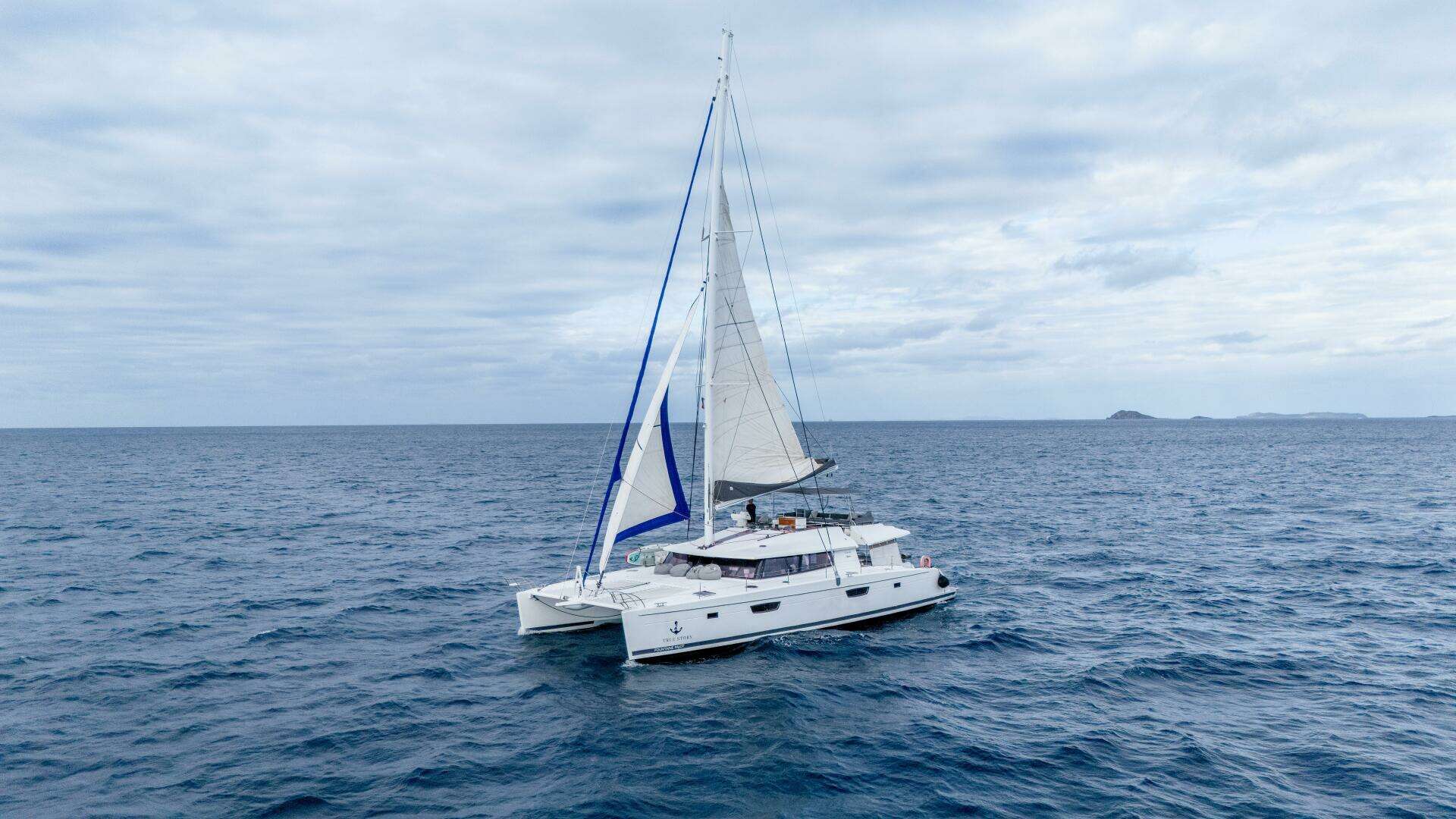 2017 67' Fountaine Pajot photo