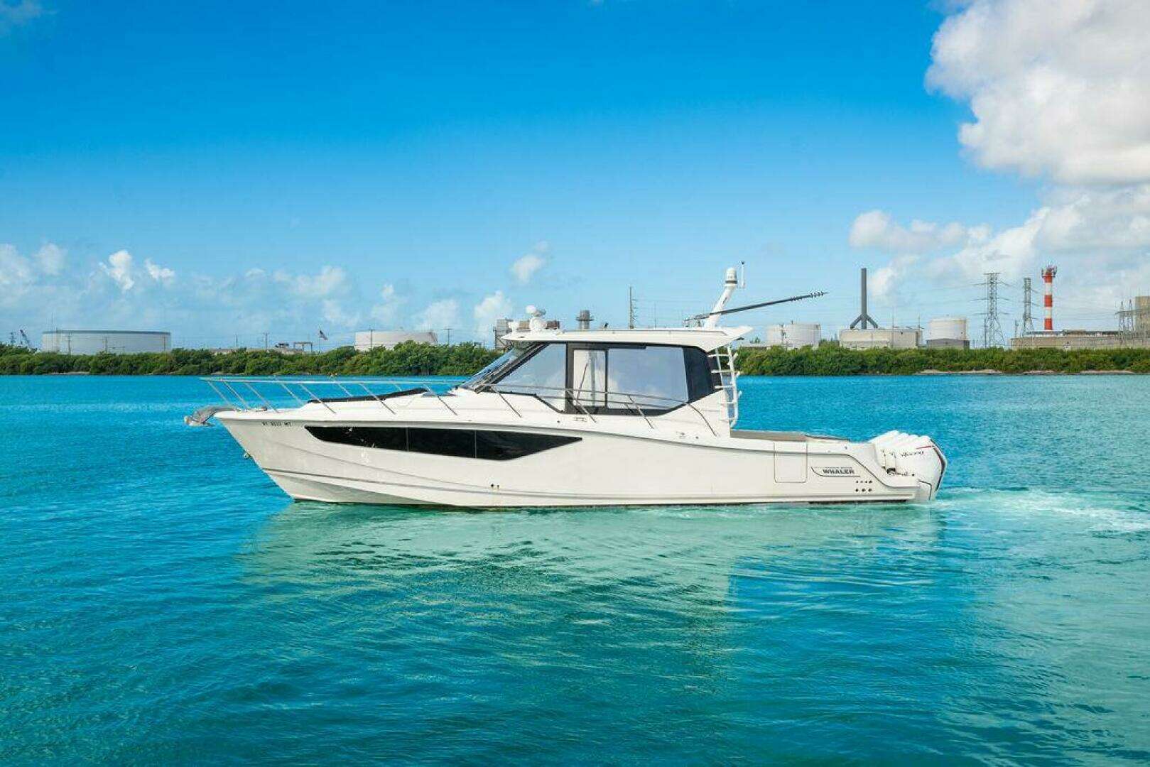 2023 40' Boston Whaler photo