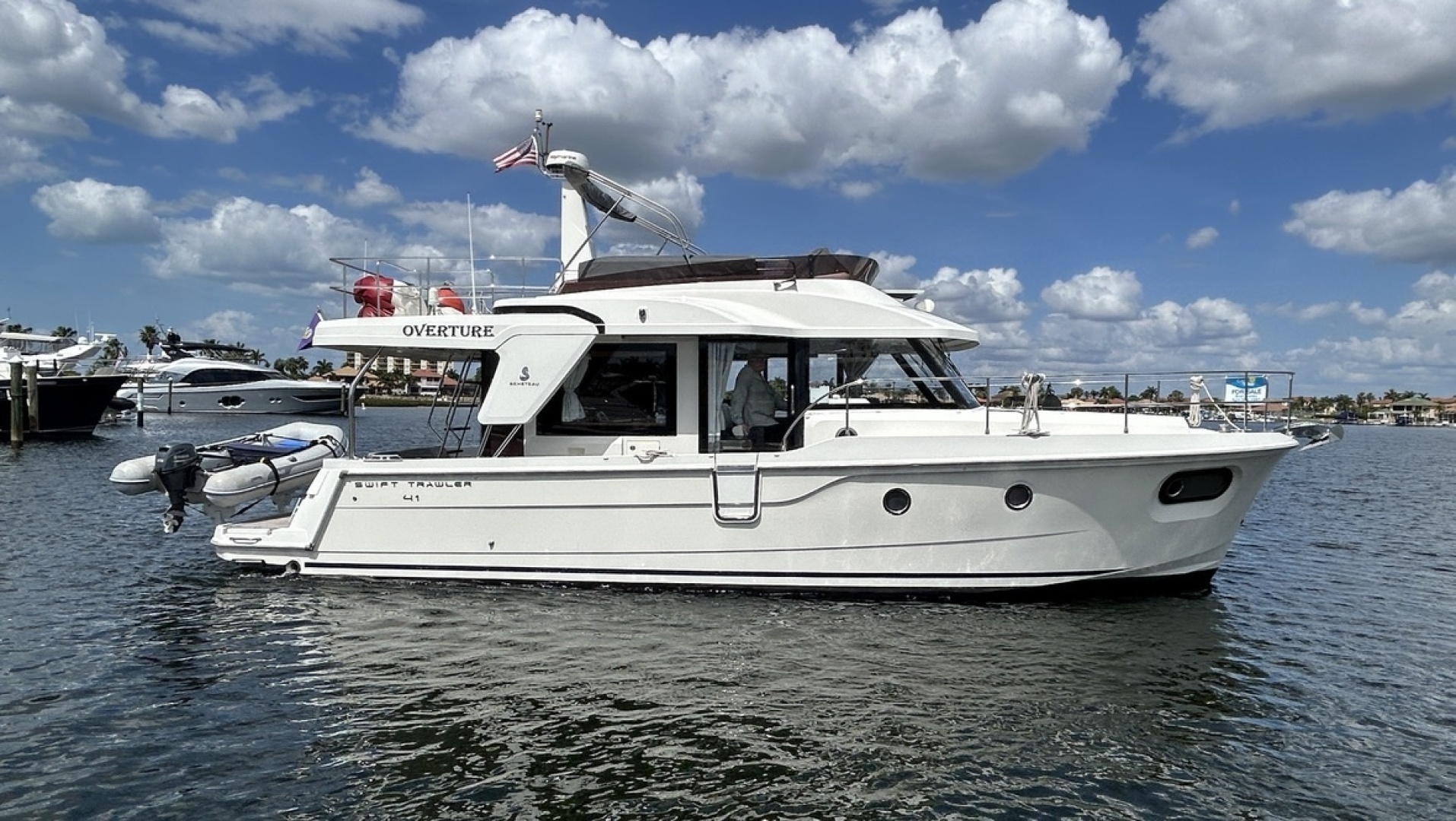 2022 41' Beneteau photo