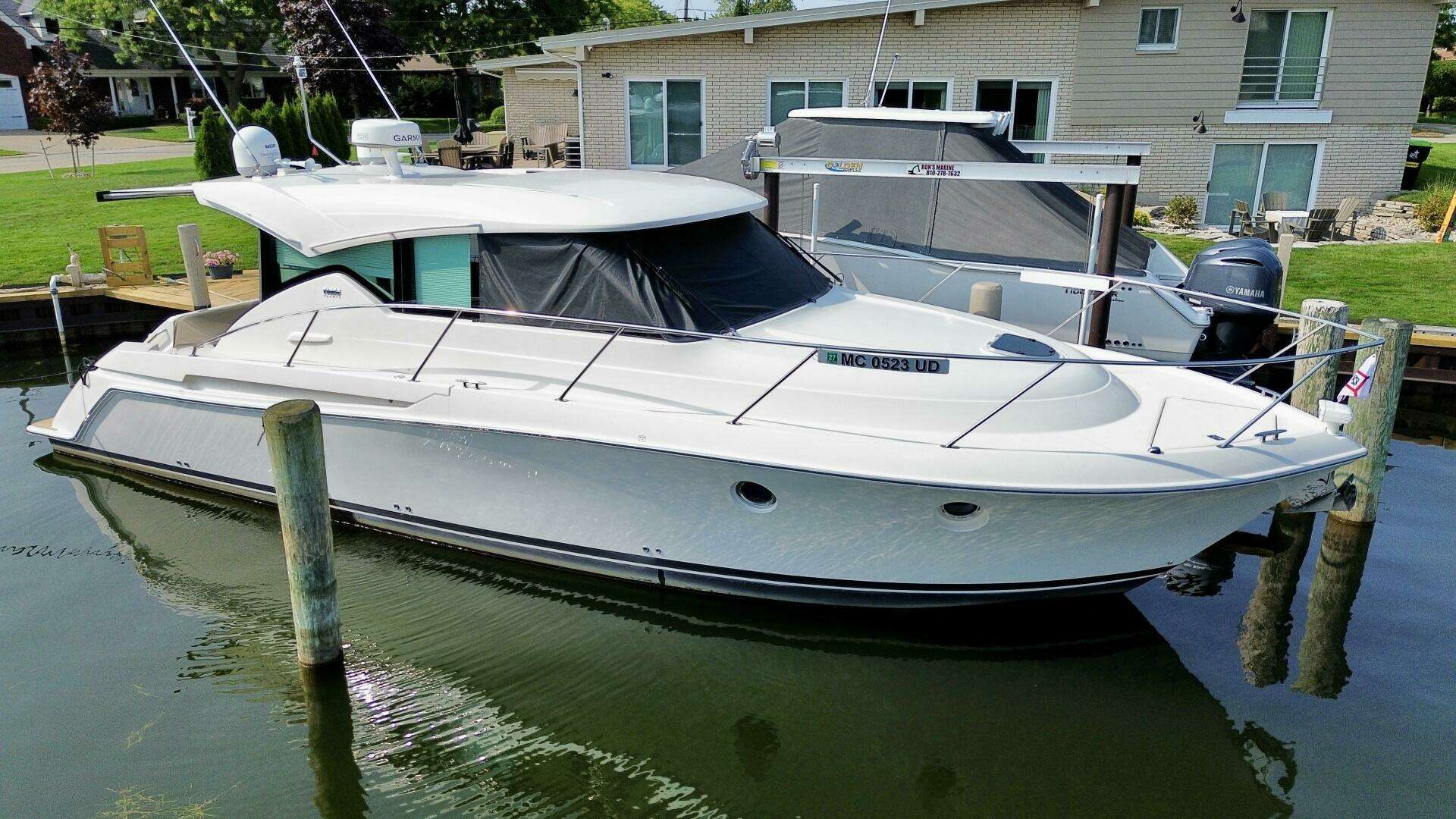 2016 39' Tiara Yachts photo