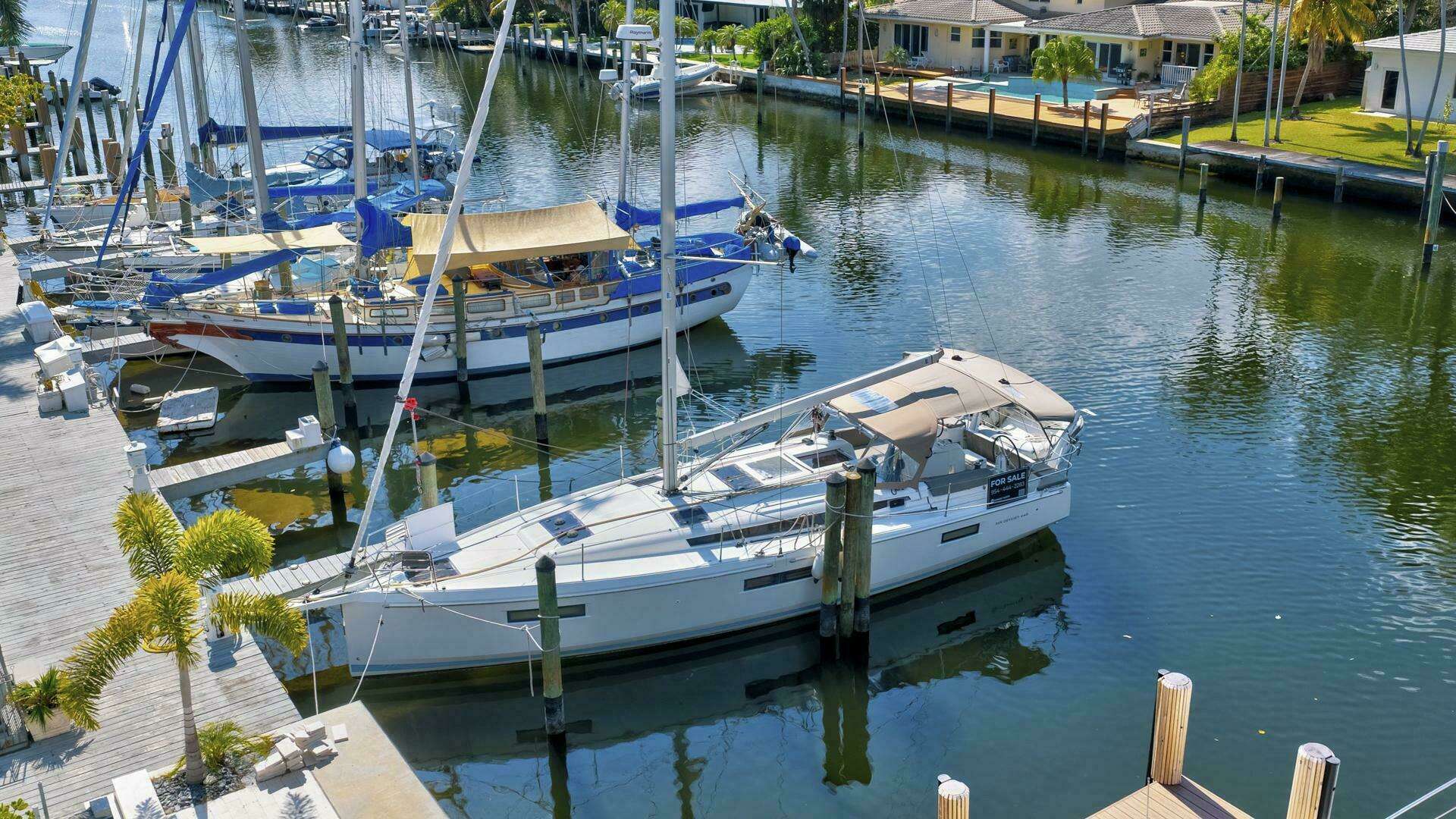 2021 44' Jeanneau photo