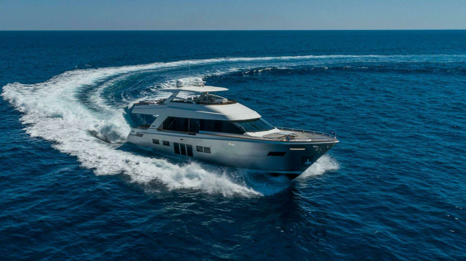2012 76' Lazzara Yachts photo