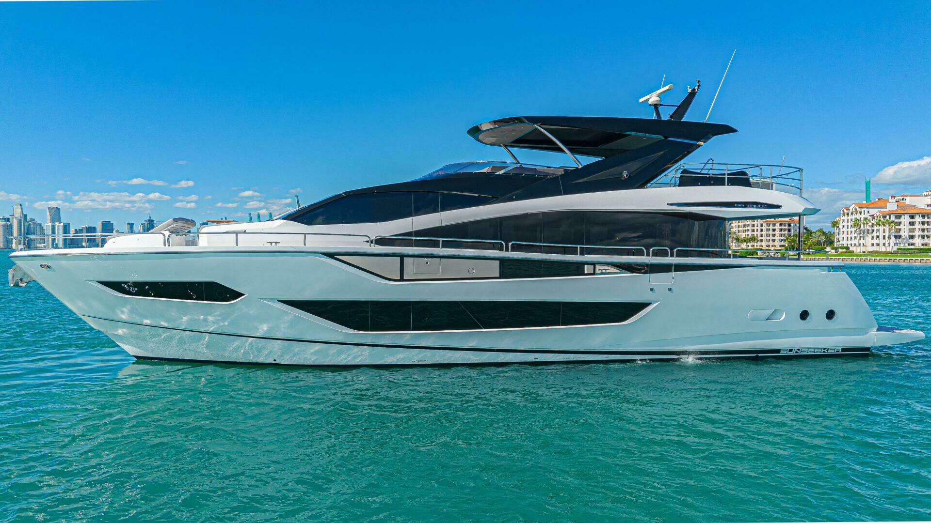 2025 88' Sunseeker photo