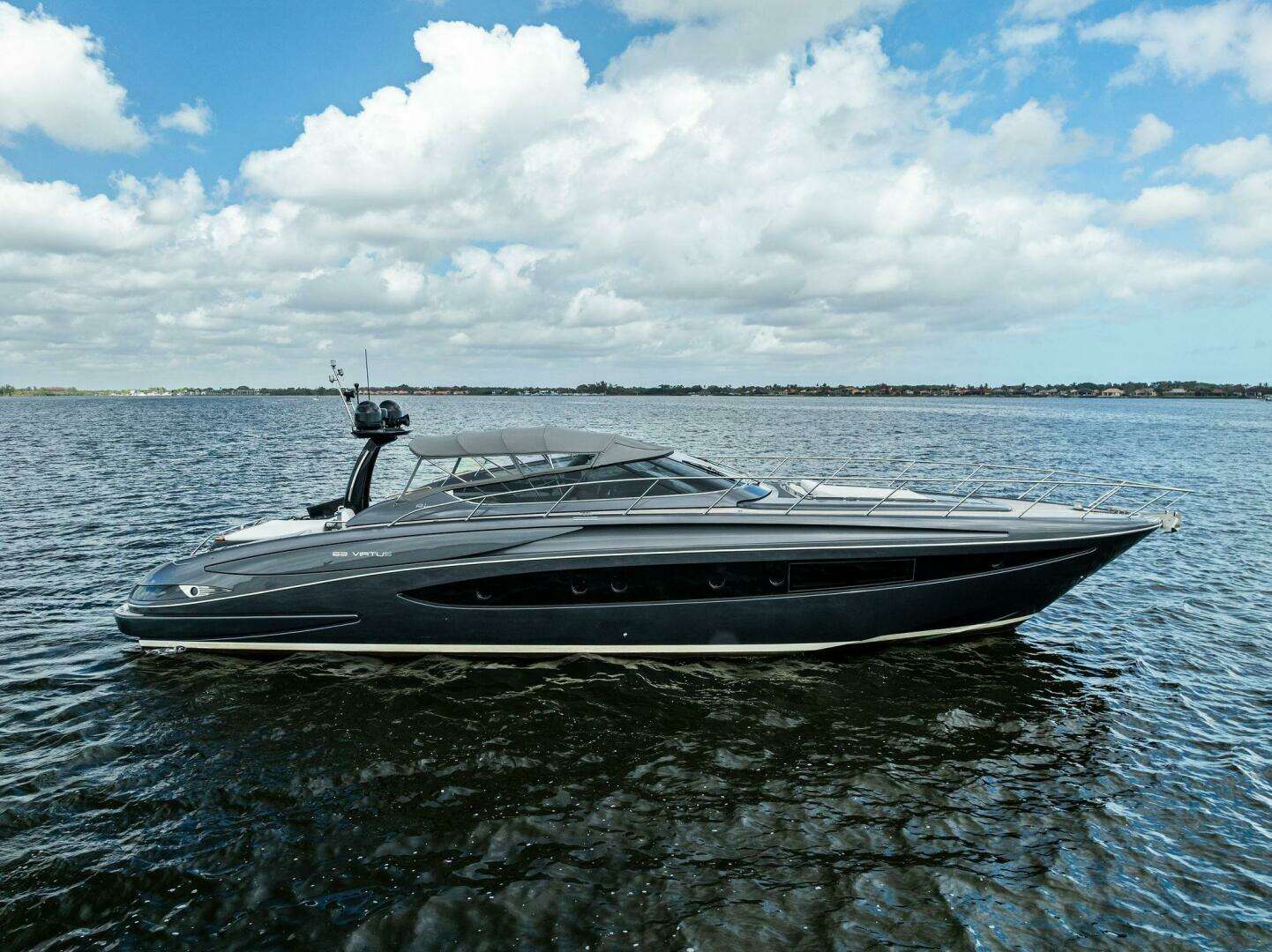 2015 63' Riva photo