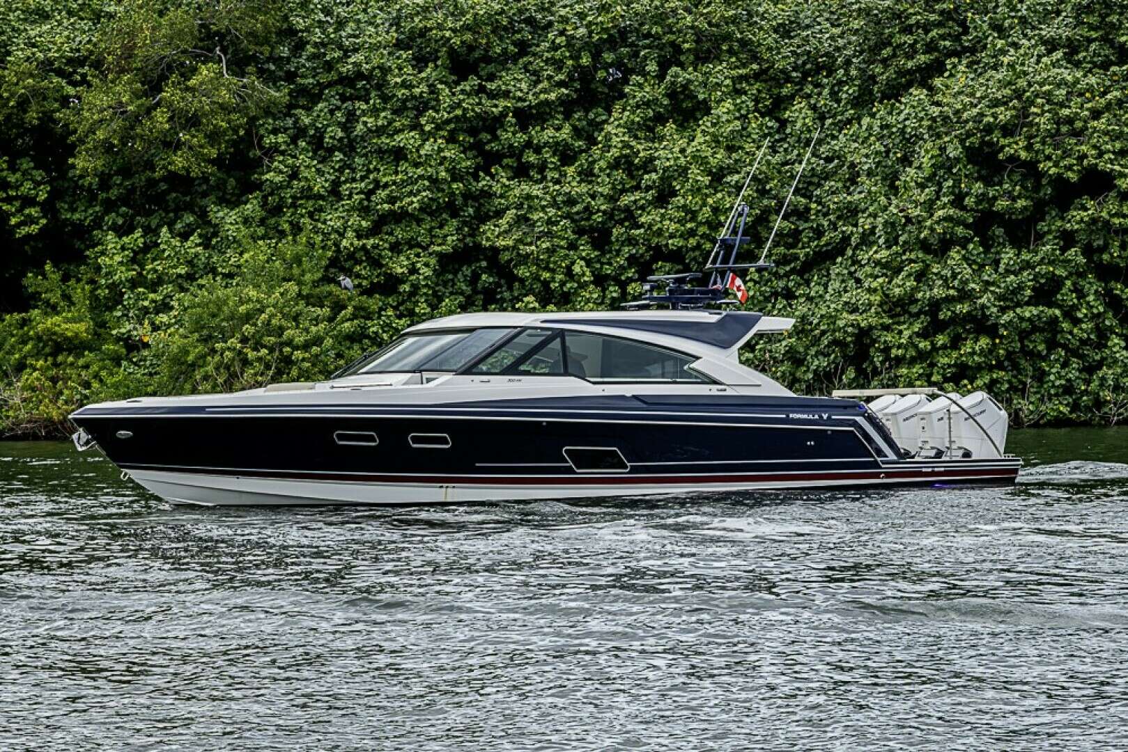 2025 50' Formula photo