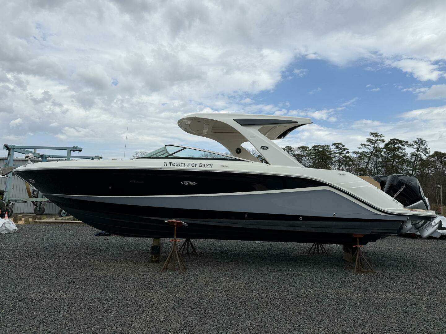 2023 32' Sea Ray photo
