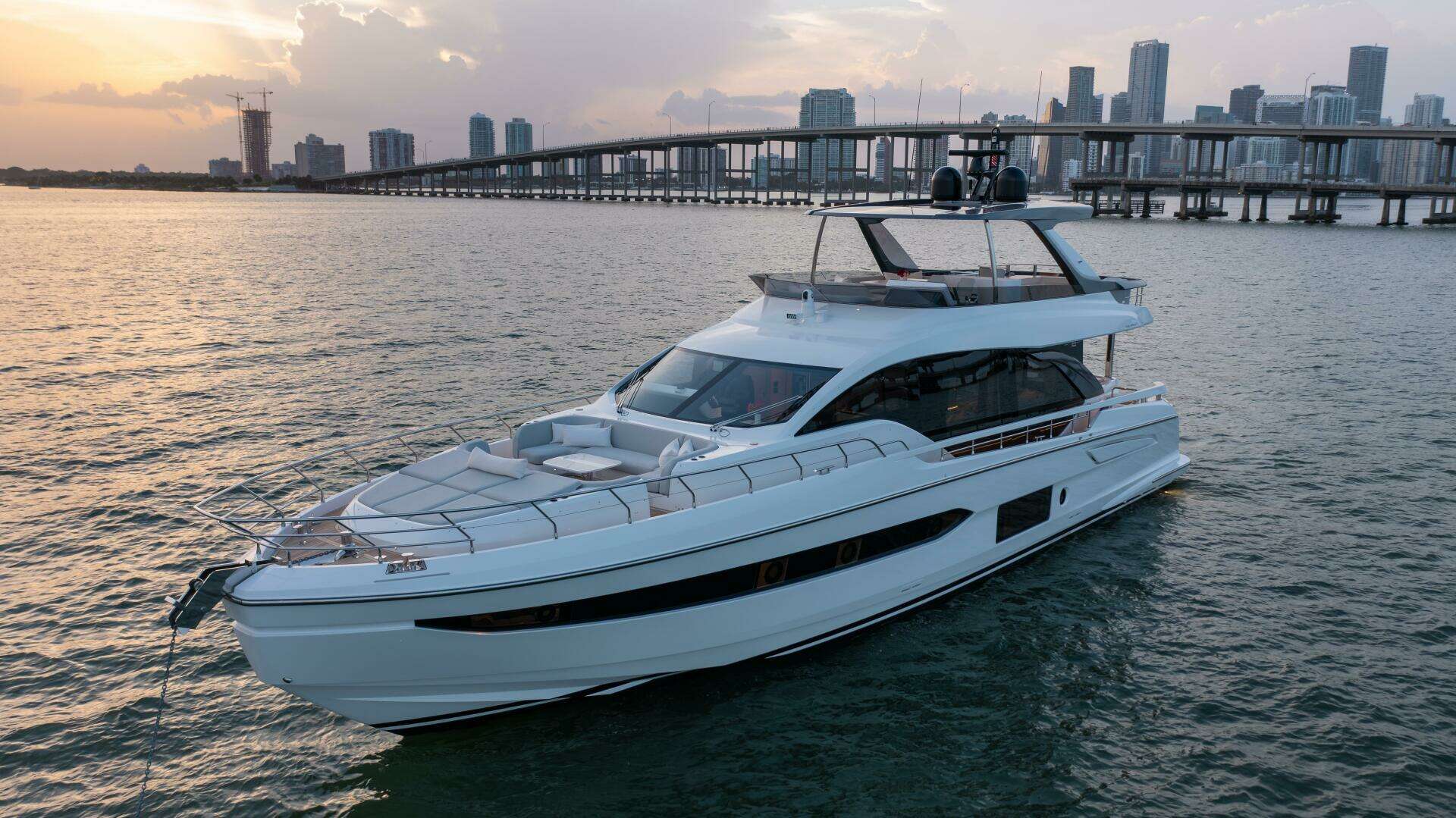 2022 78' Azimut photo