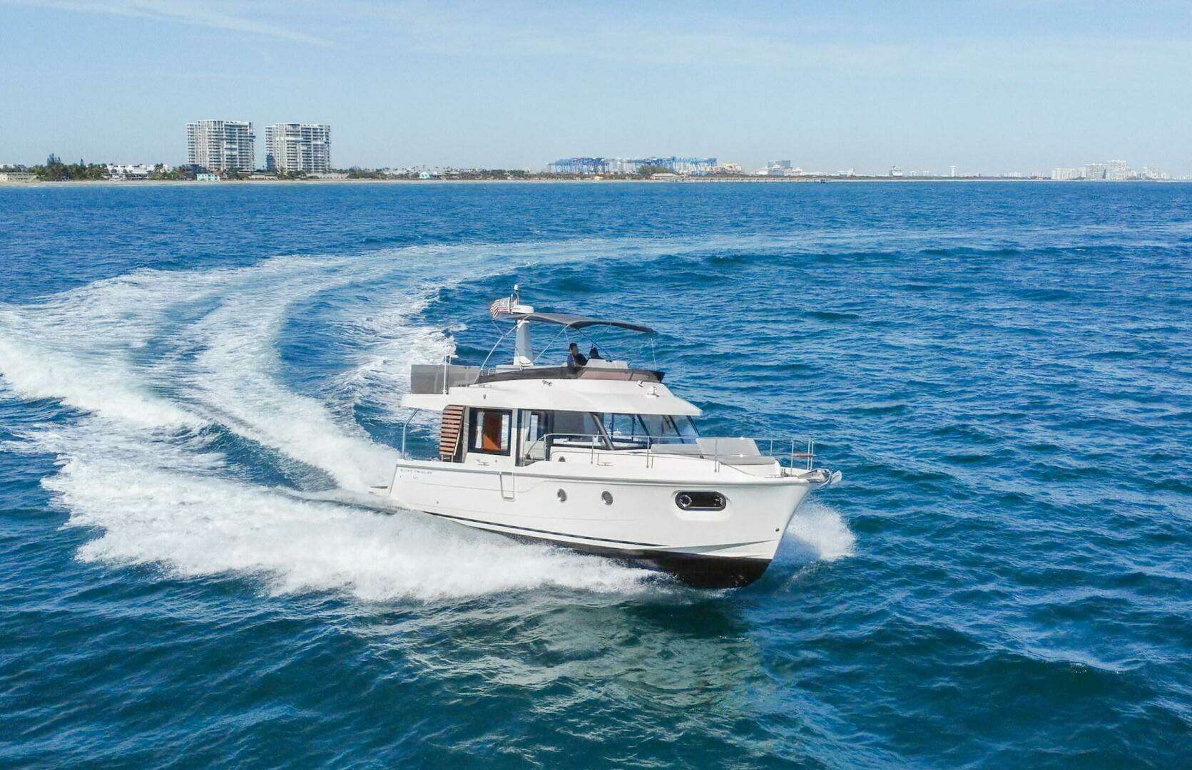 2025 44' Beneteau photo