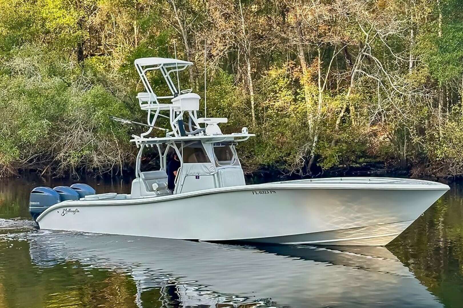 2014 36' Yellowfin photo