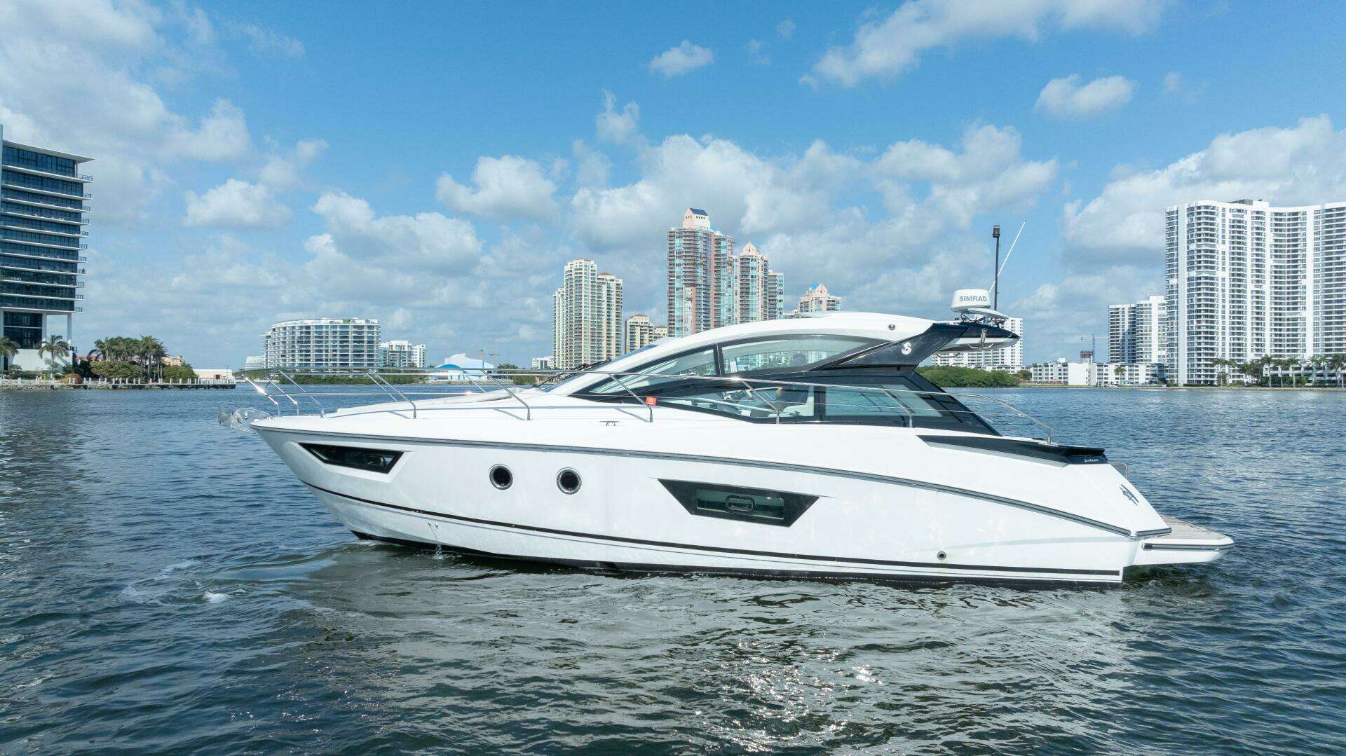 2017 40' Beneteau photo