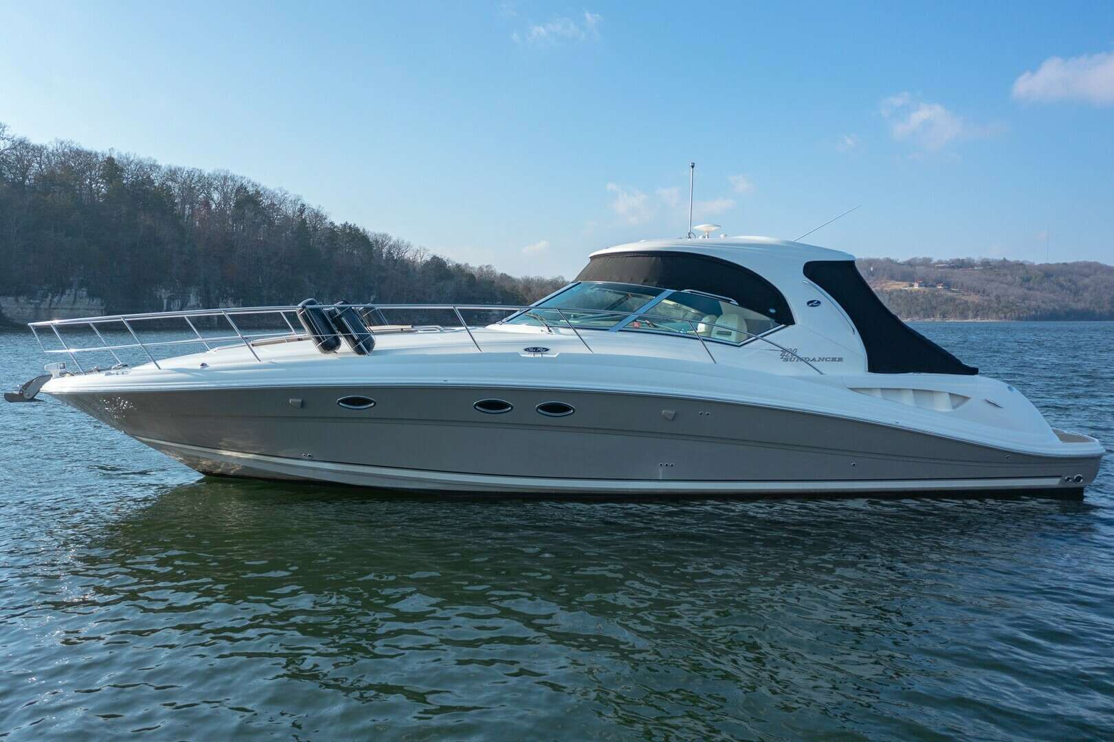 2005 44' Sea Ray photo