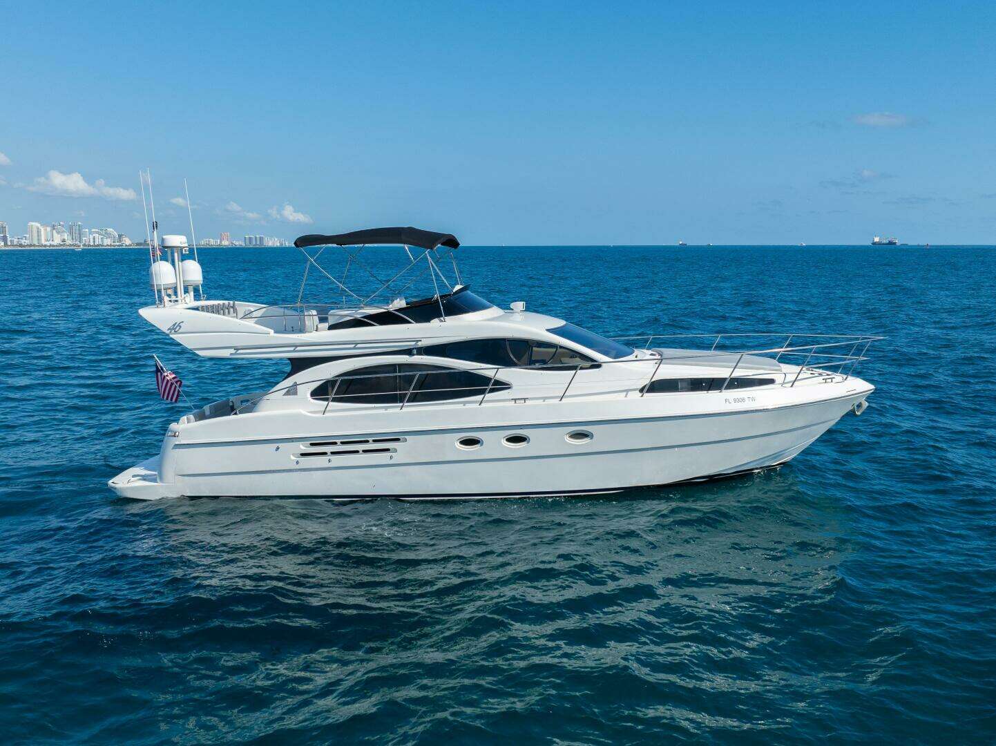 2001 46' Azimut photo