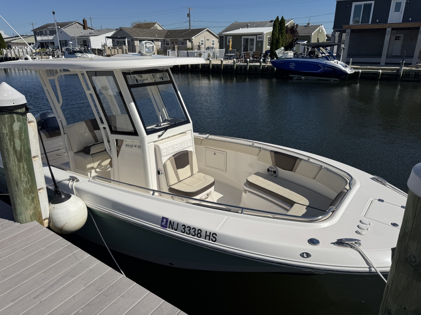 2020 27' Robalo photo