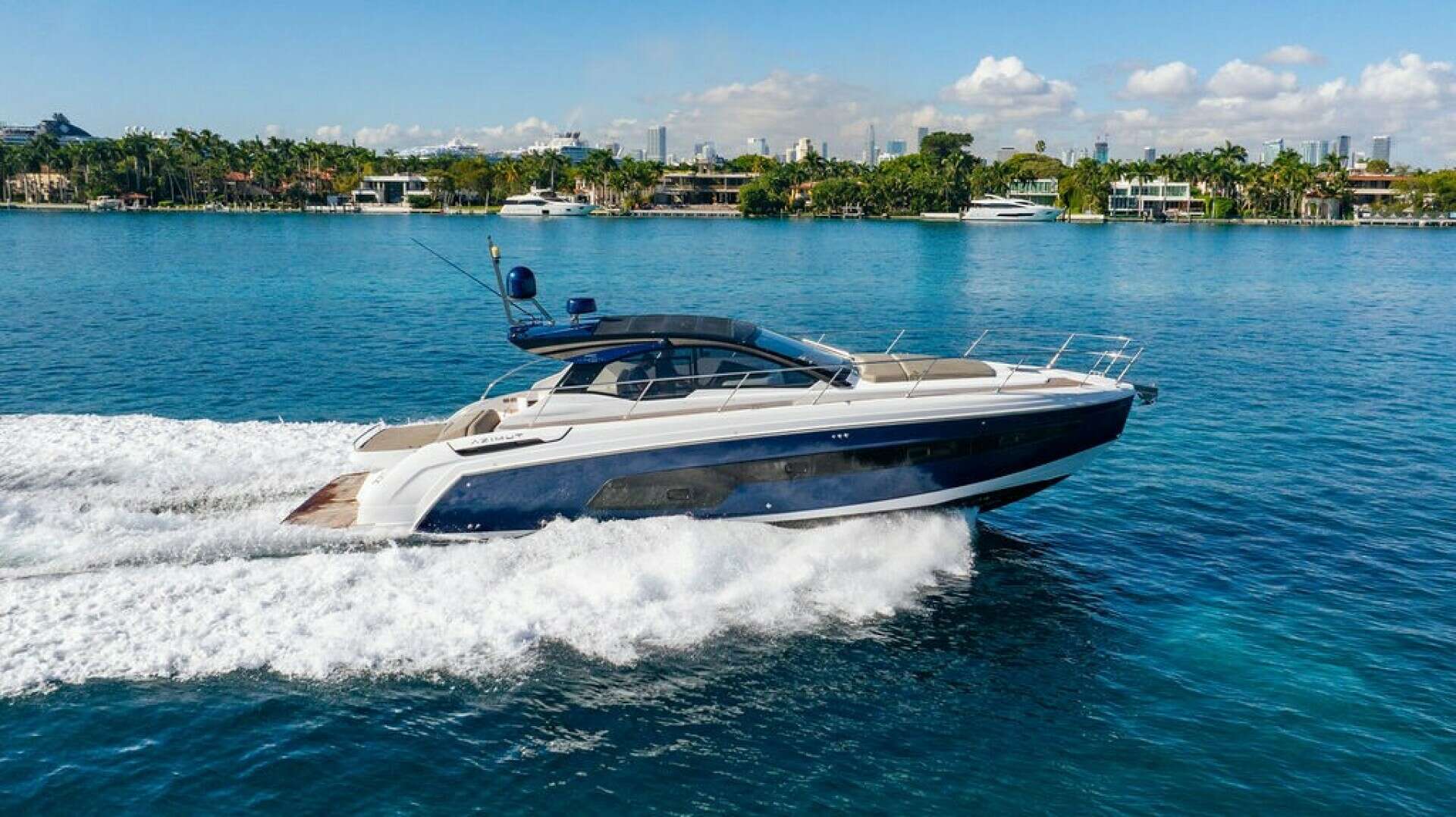 2022 45' Azimut photo