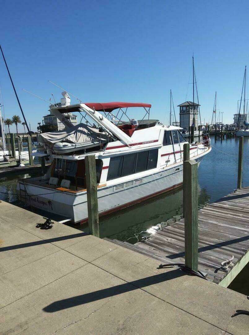 1991 45' Bayliner photo