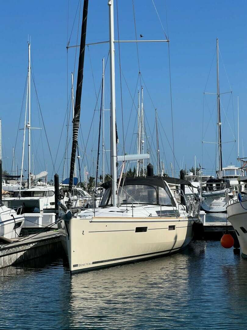 2014 45' Beneteau photo