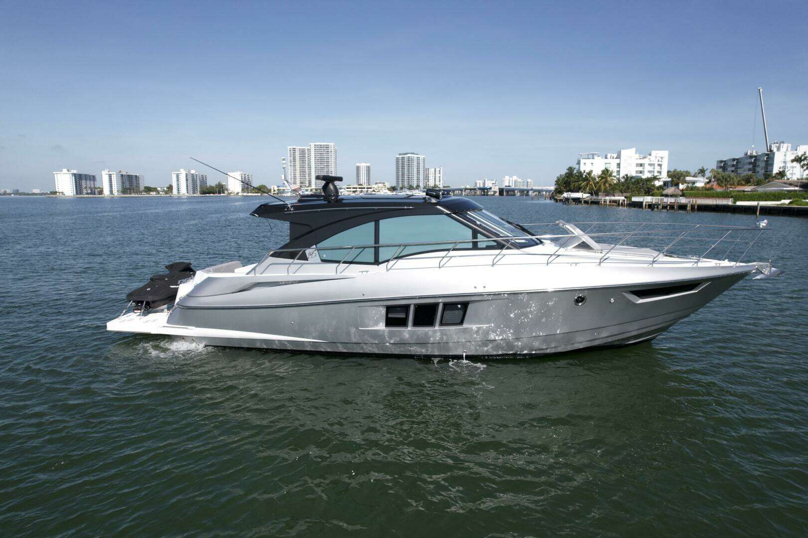 2018 45' Cruisers photo
