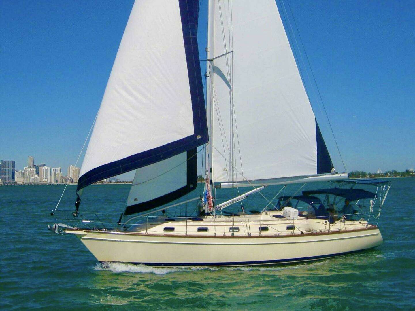 2006 44' Island Packet photo